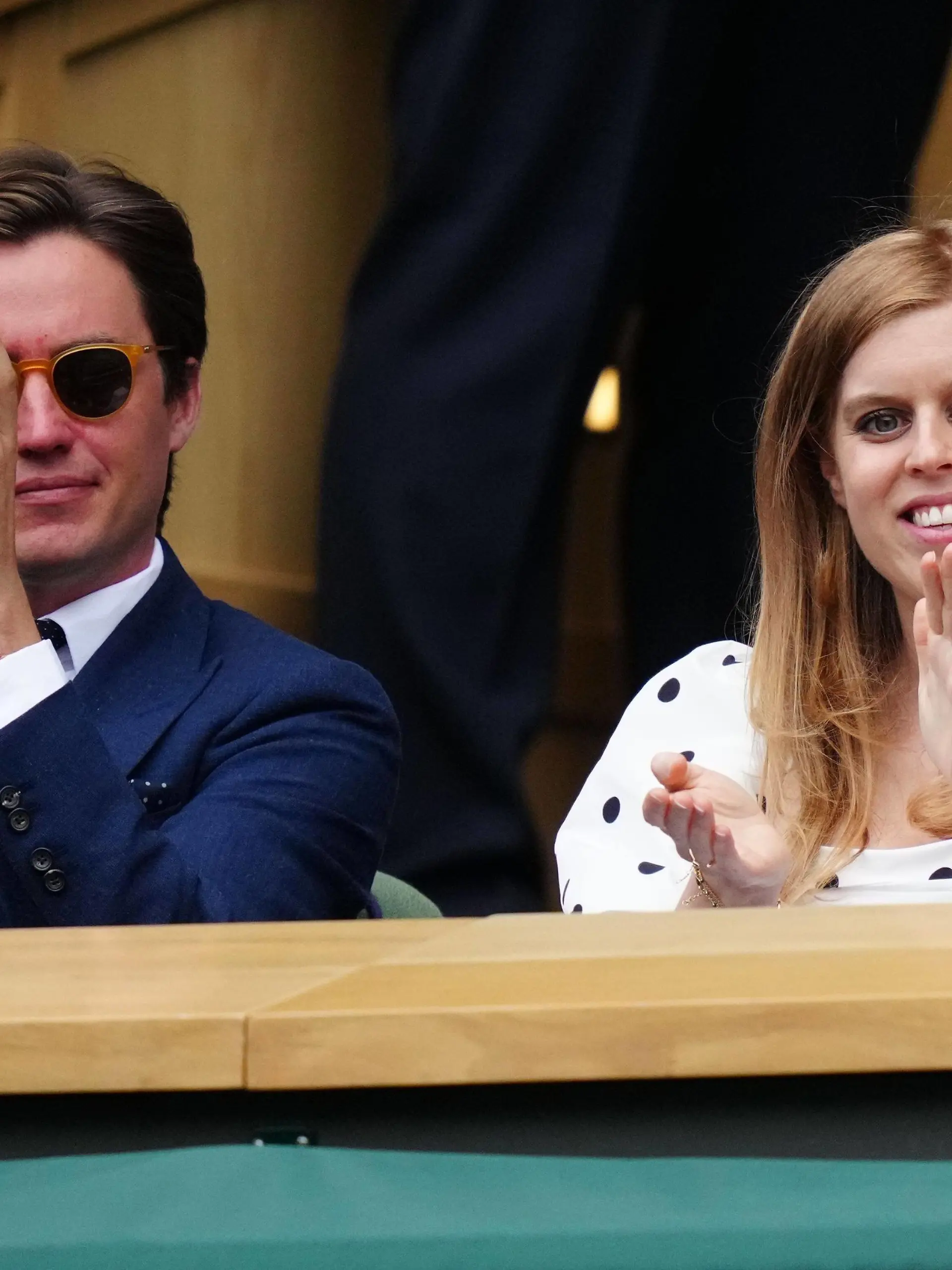  Mandatory Credit: Photo by Shutterstock 12200579ac Princess Beatrice and husband Edoardo Mapelli Mozzi in the Royal Box on Centre Court Wimbledon Tennis Championships, Day 10, The All England Lawn Tennis and Croquet Club, London, UK - 08 Jul 2021 Wimbledon Tennis Championships, Day 10, The All England Lawn Tennis and Croquet Club, London, UK - 08 Jul 2021 PUBLICATIONxINxGERxSUIxAUTXHUNxGRExMLTxCYPxROMxBULxUAExKSAxONLY Copyright: xShutterstockx 12200579ac