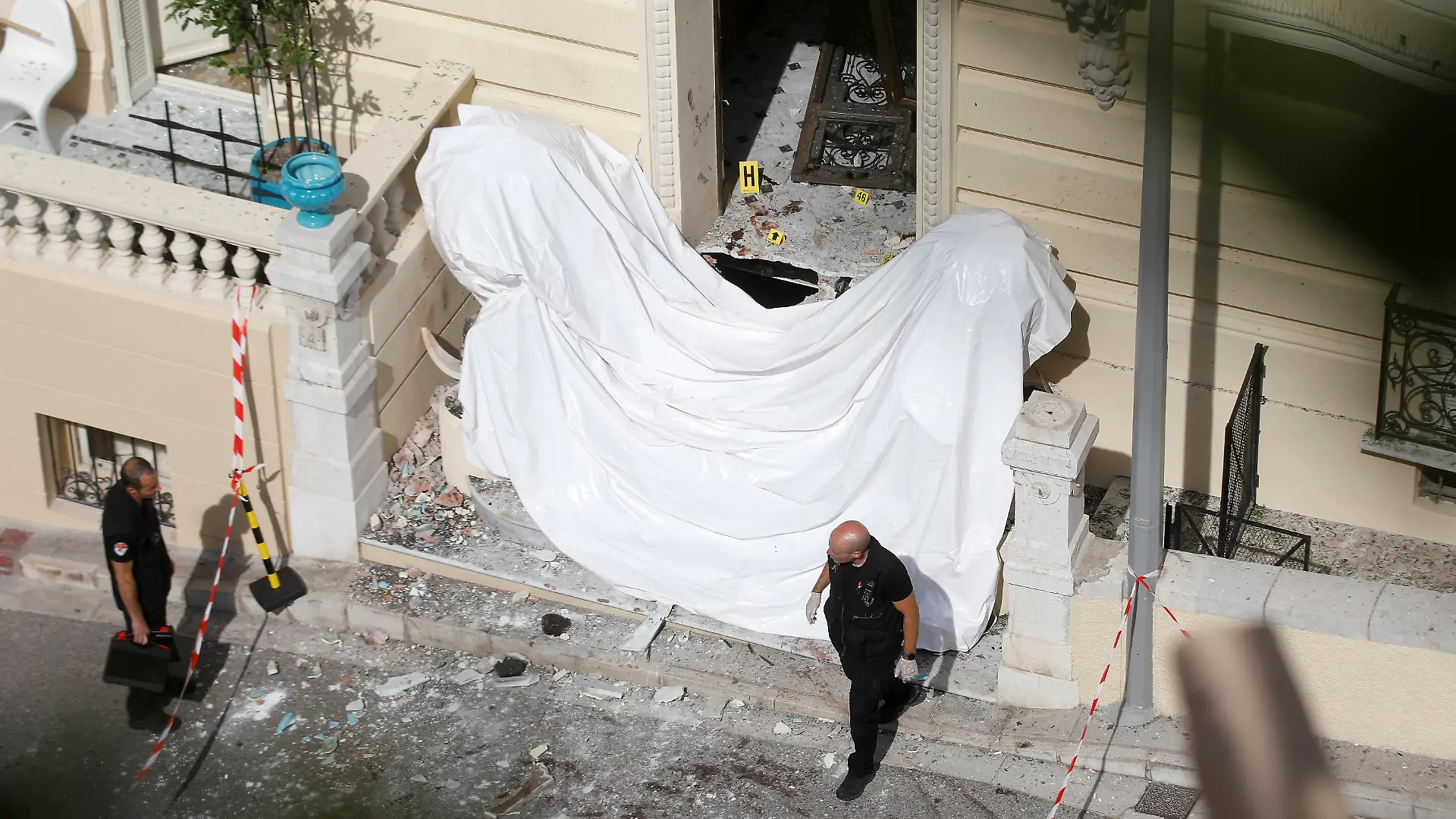 Die Briefbombe ist in Monaco explodiert.