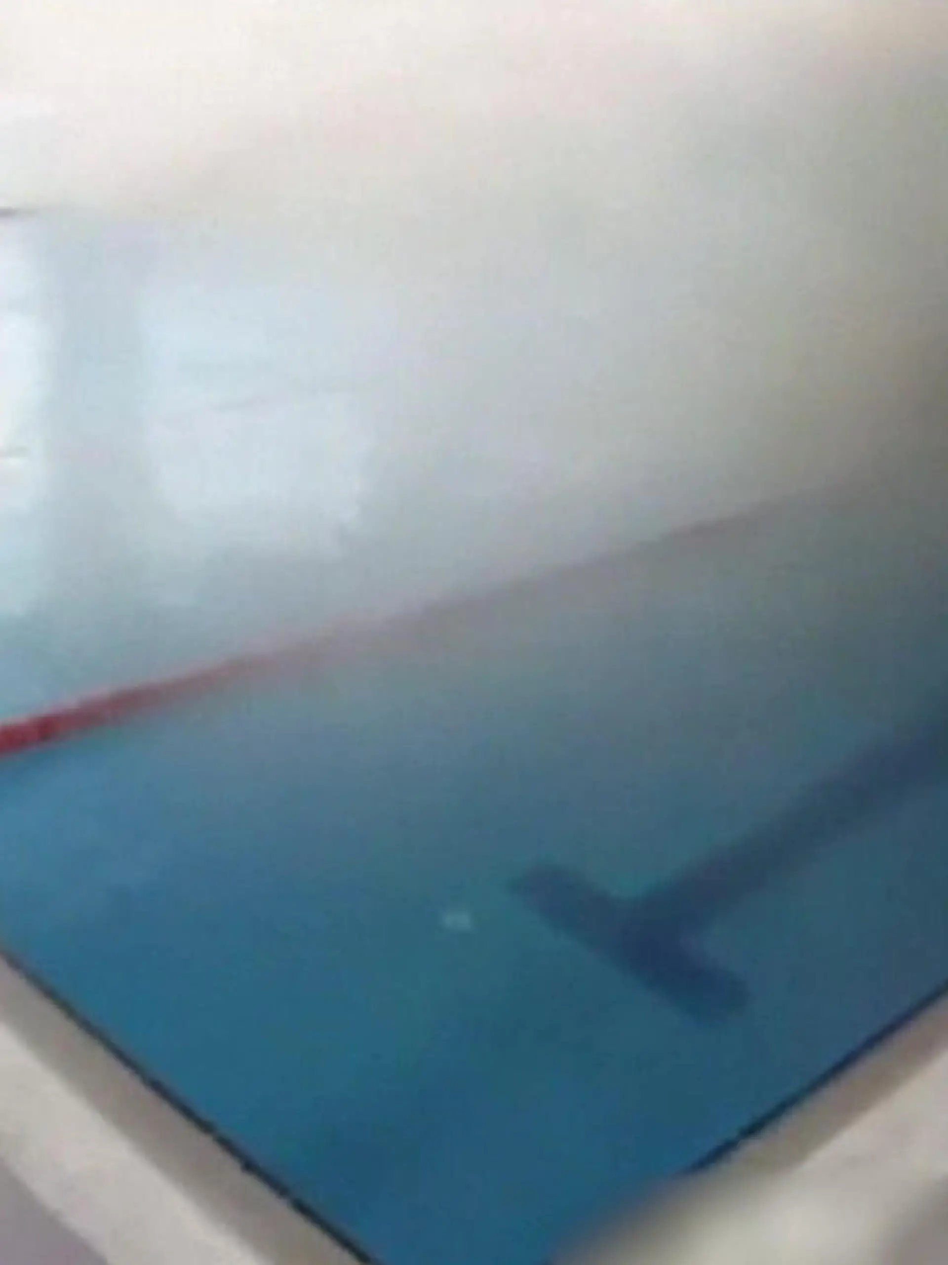 Bild zu: "Während Menschen im Wasser sind! Russisches Geschoss schlägt in Schwimmbad ein"