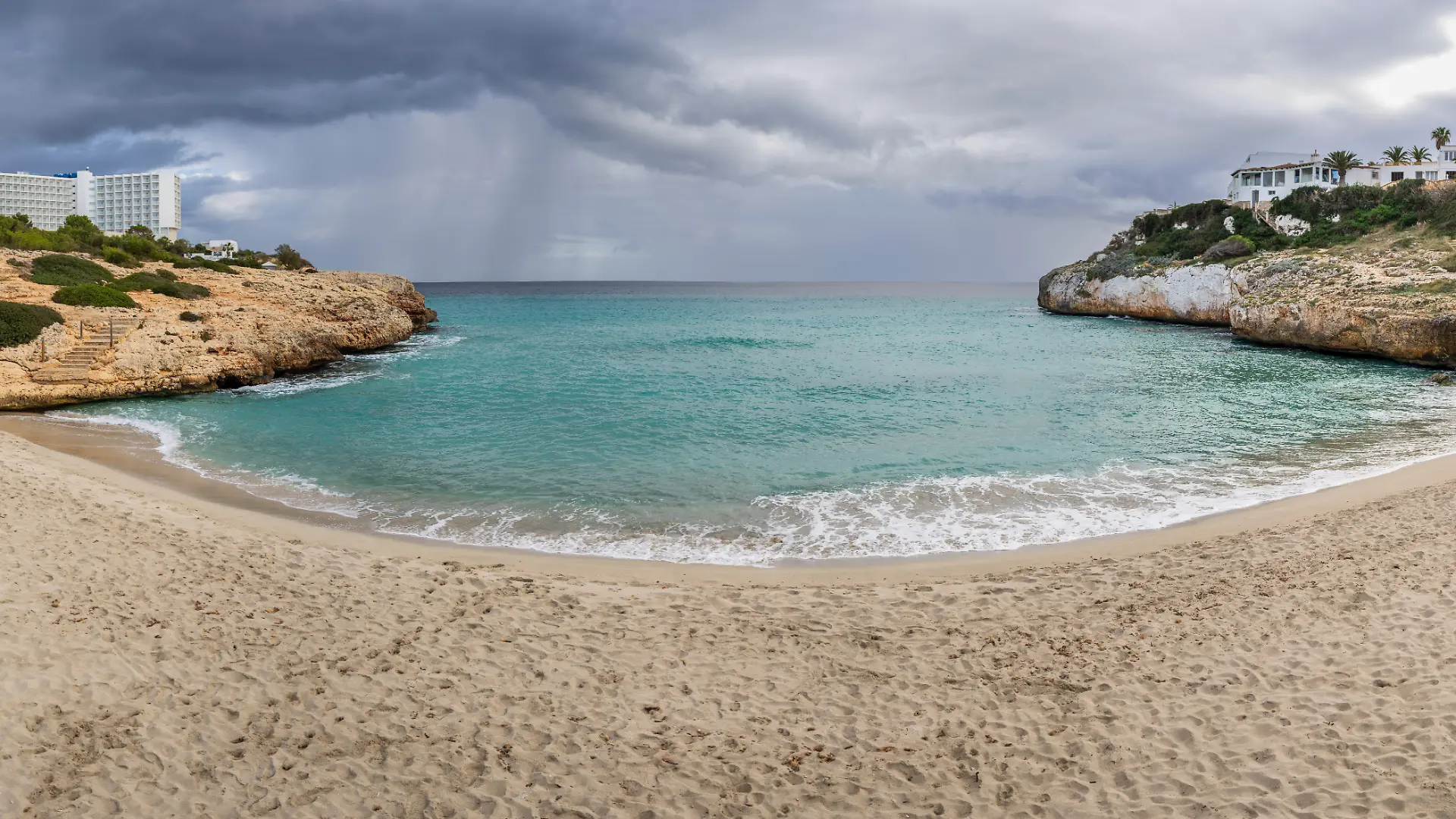 Der Strand von Cala Domingos