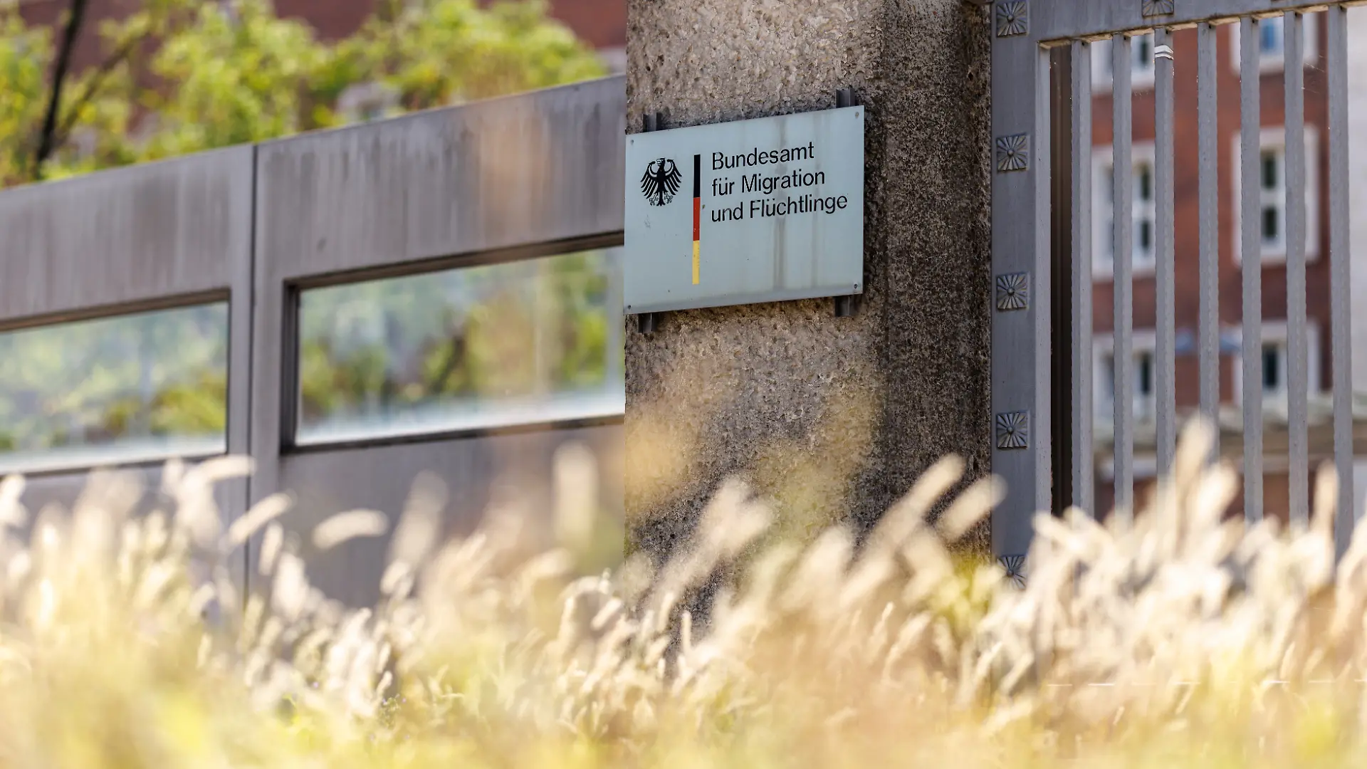 Das Bundesamt für Migration und Flüchtlinge (BAMF) ist am 27.06.2026 in Nürnberg (Bayern) zu sehen.