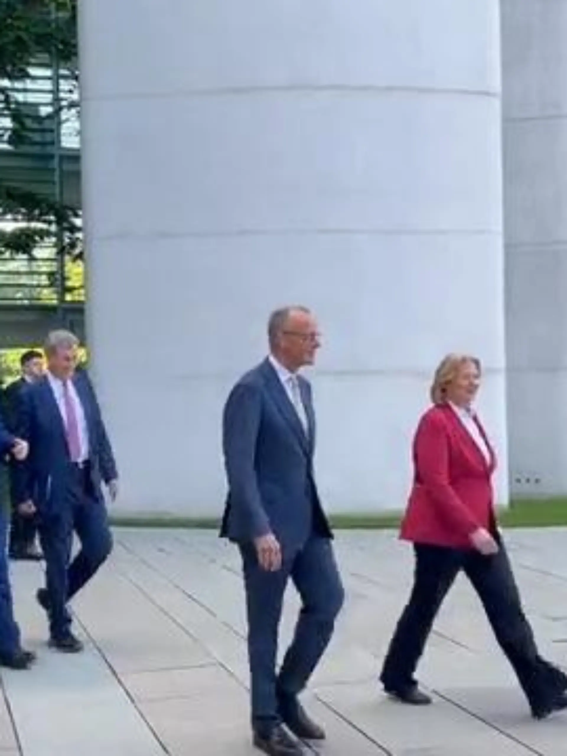 Bild zu: "Regierung rudert teilweise zurück"
