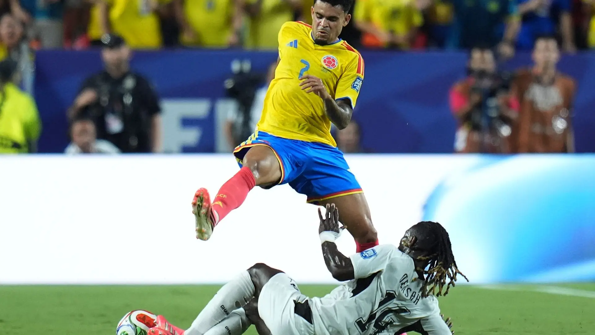 Bayerns Luis Díaz und Kolumbien stehen bei der WM im Achtelfinale.