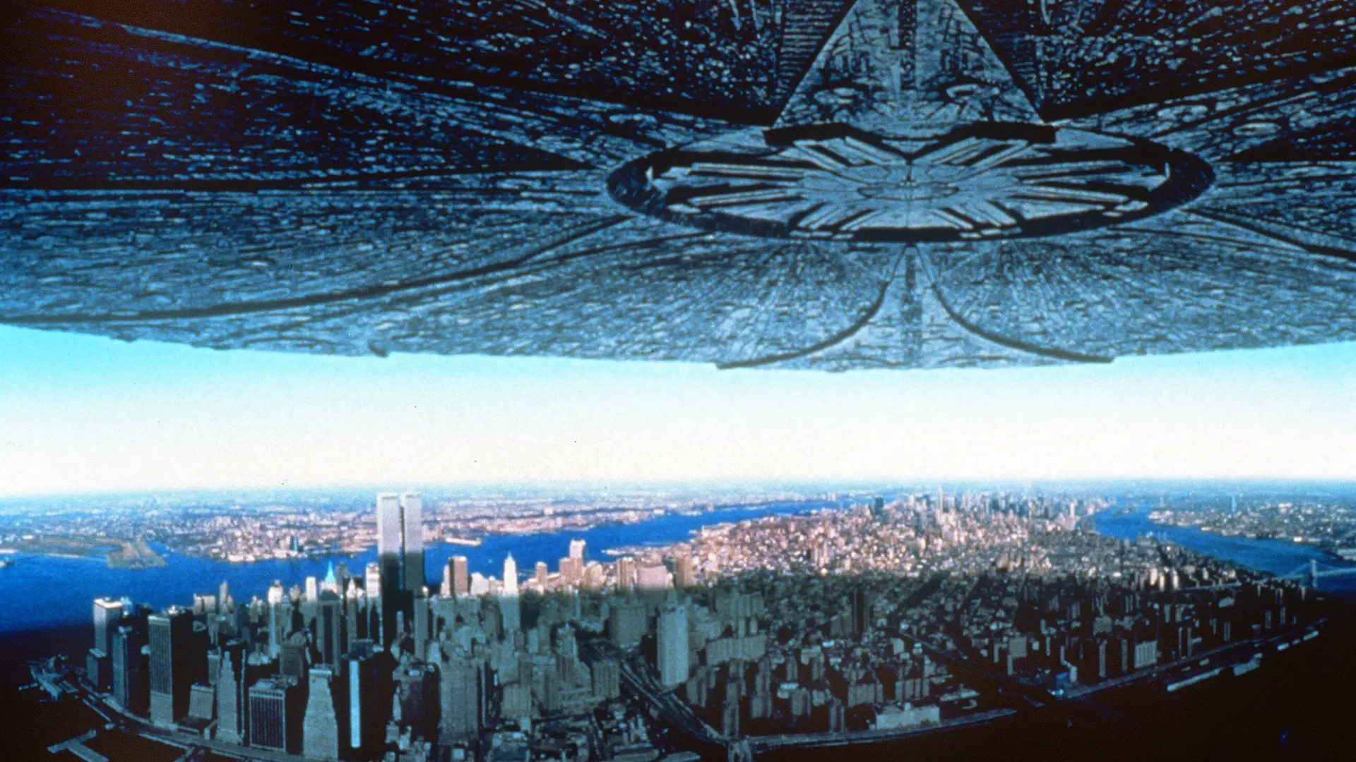 Ein gigantisches UFO bedroht die USA: Unvergessliche Bilder aus „Independence Day”