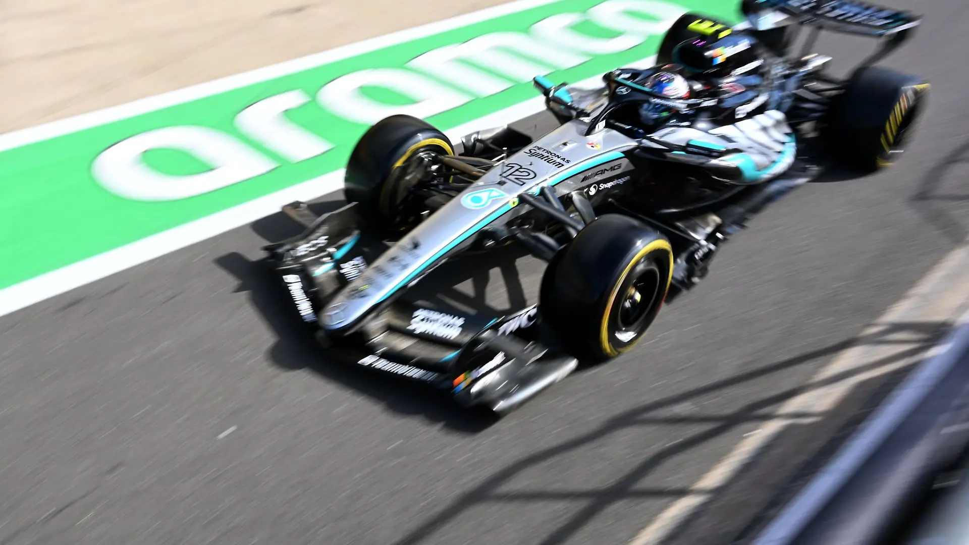 Kimi Antonelli ist im Sprint von Silverstone die Nummer eins.