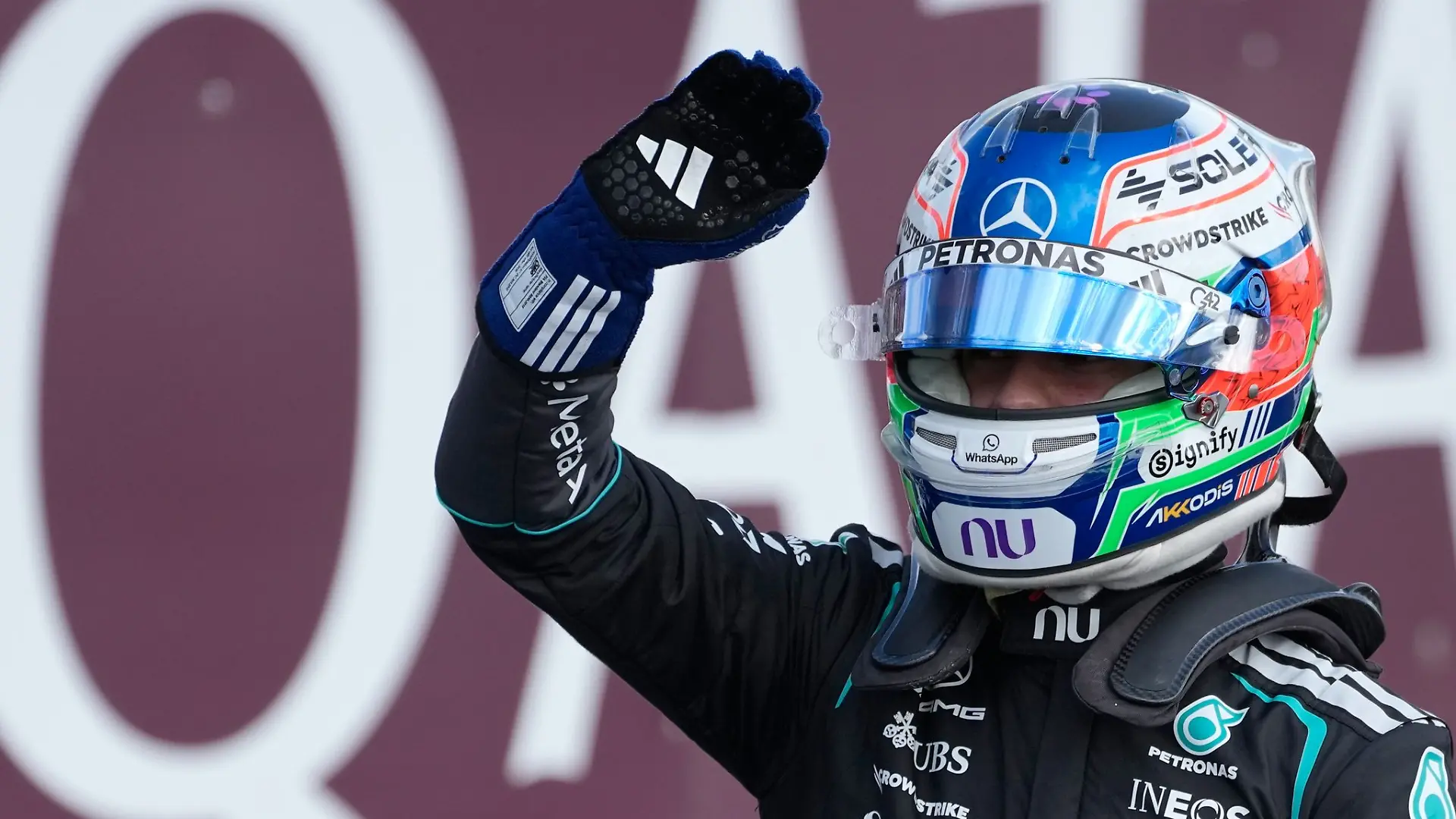 Kimi Antonelli startet in Silverstone von Rang eins.