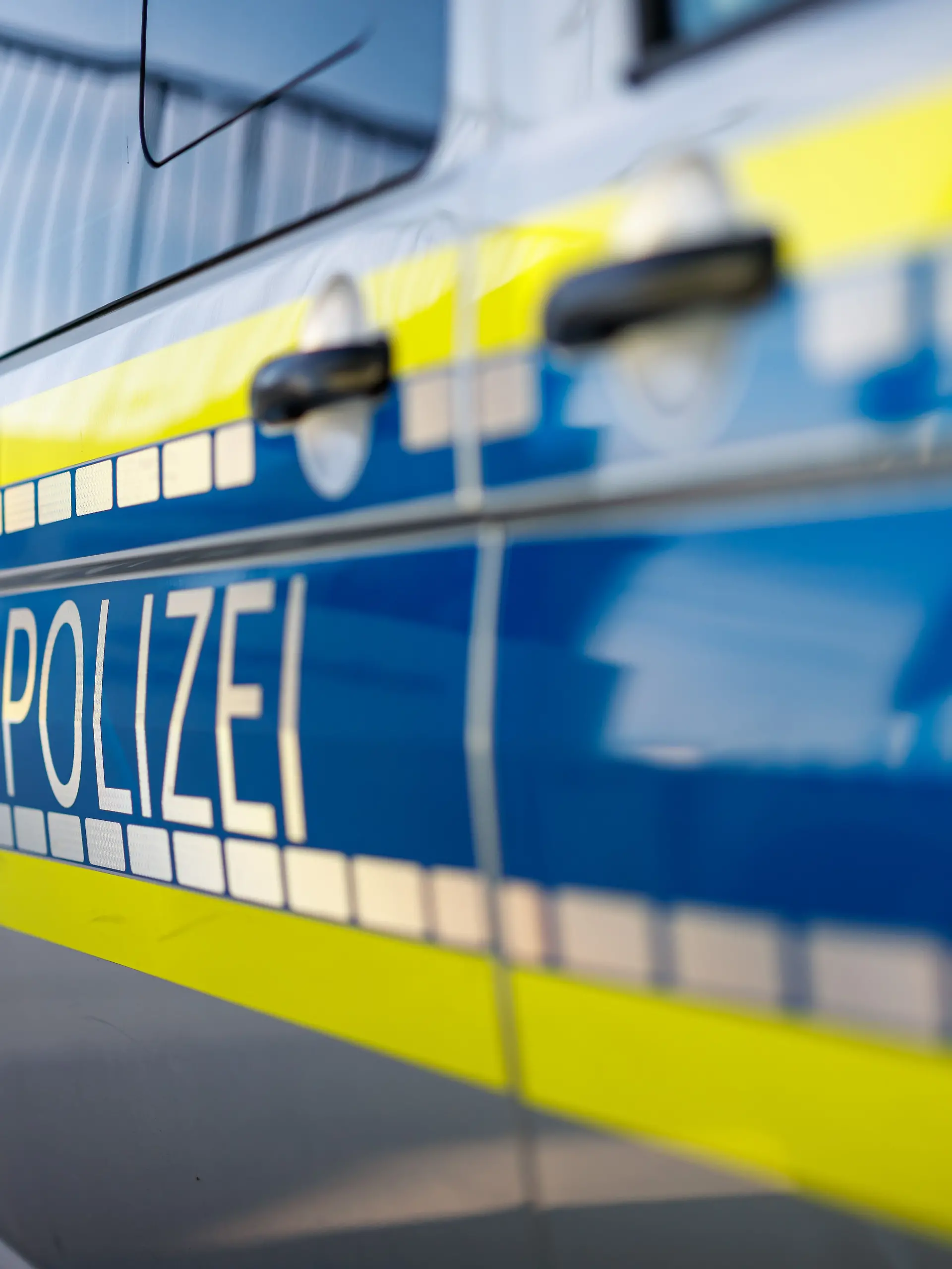 In der Nacht wurde die Polizei zu einem schweren Unfall in Papenburg gerufen