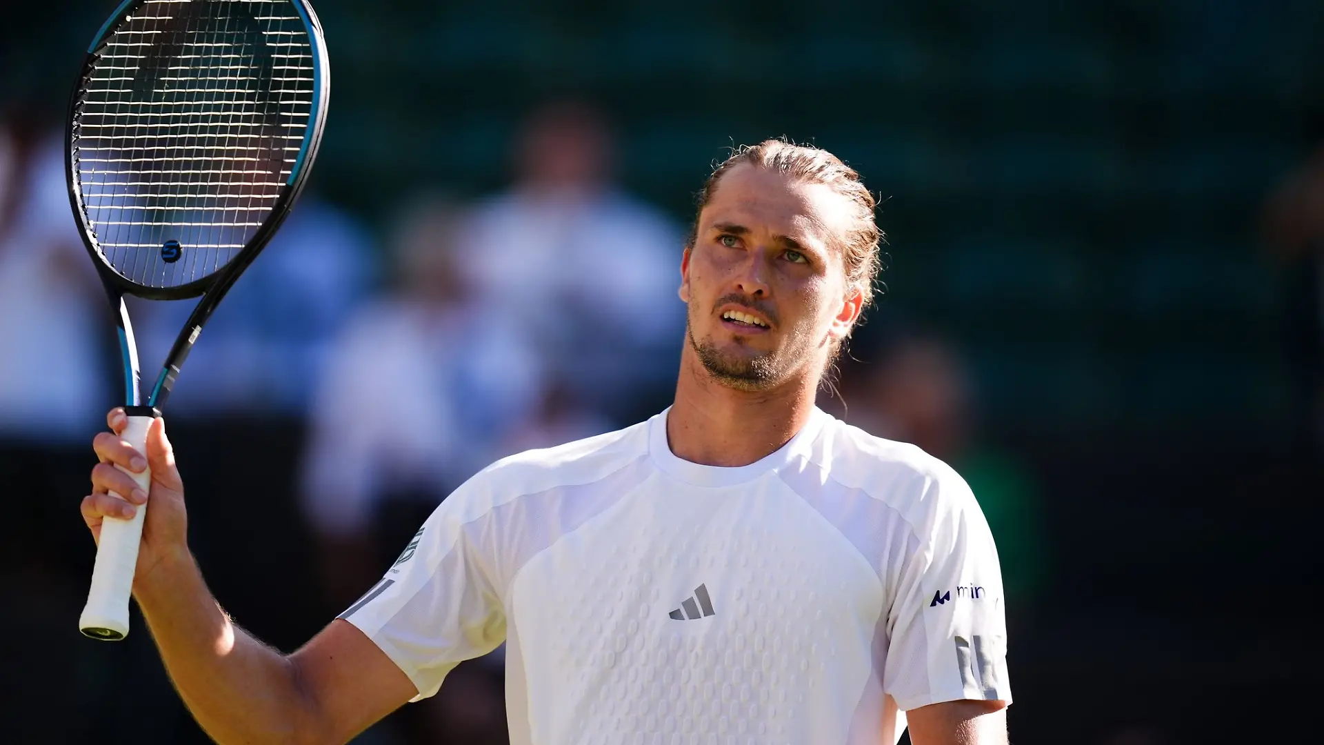 Alexander Zverev strebt am Montag sein erstes Viertelfinale in Wimbledon an.
