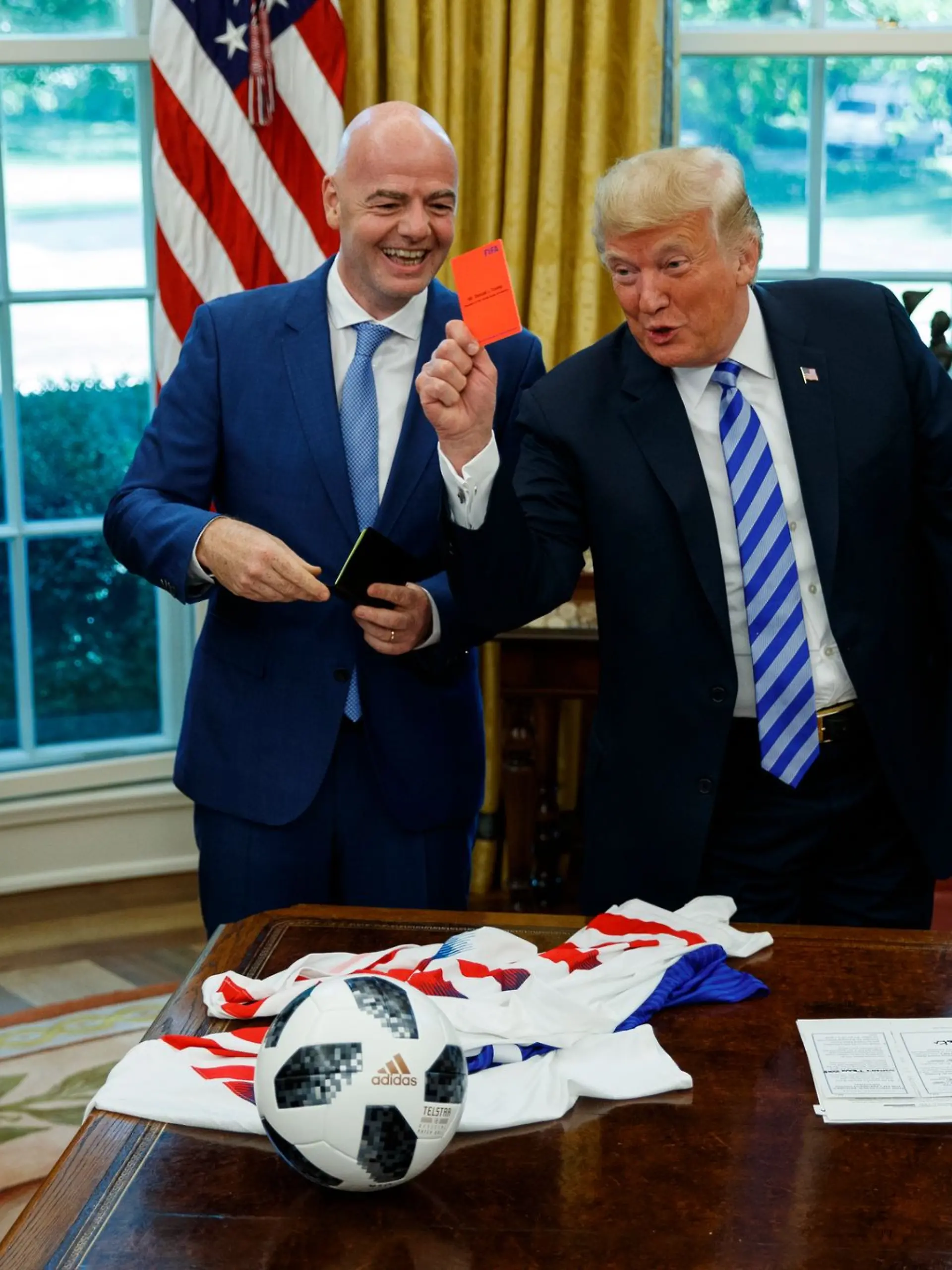 Bild zu: "Trump ruft FIFA-Boss an: Gesperrter US-Fußballer darf plötzlich wieder spielen"