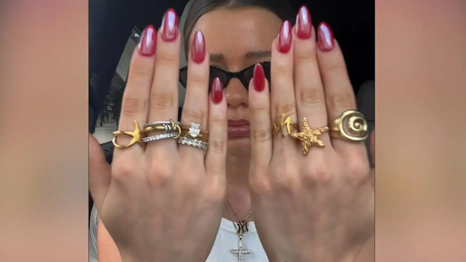 Nagel-Trend Chrome Nails zu Haus nachmachen – so geht’s! Sommertrends für kurze Fingernägel