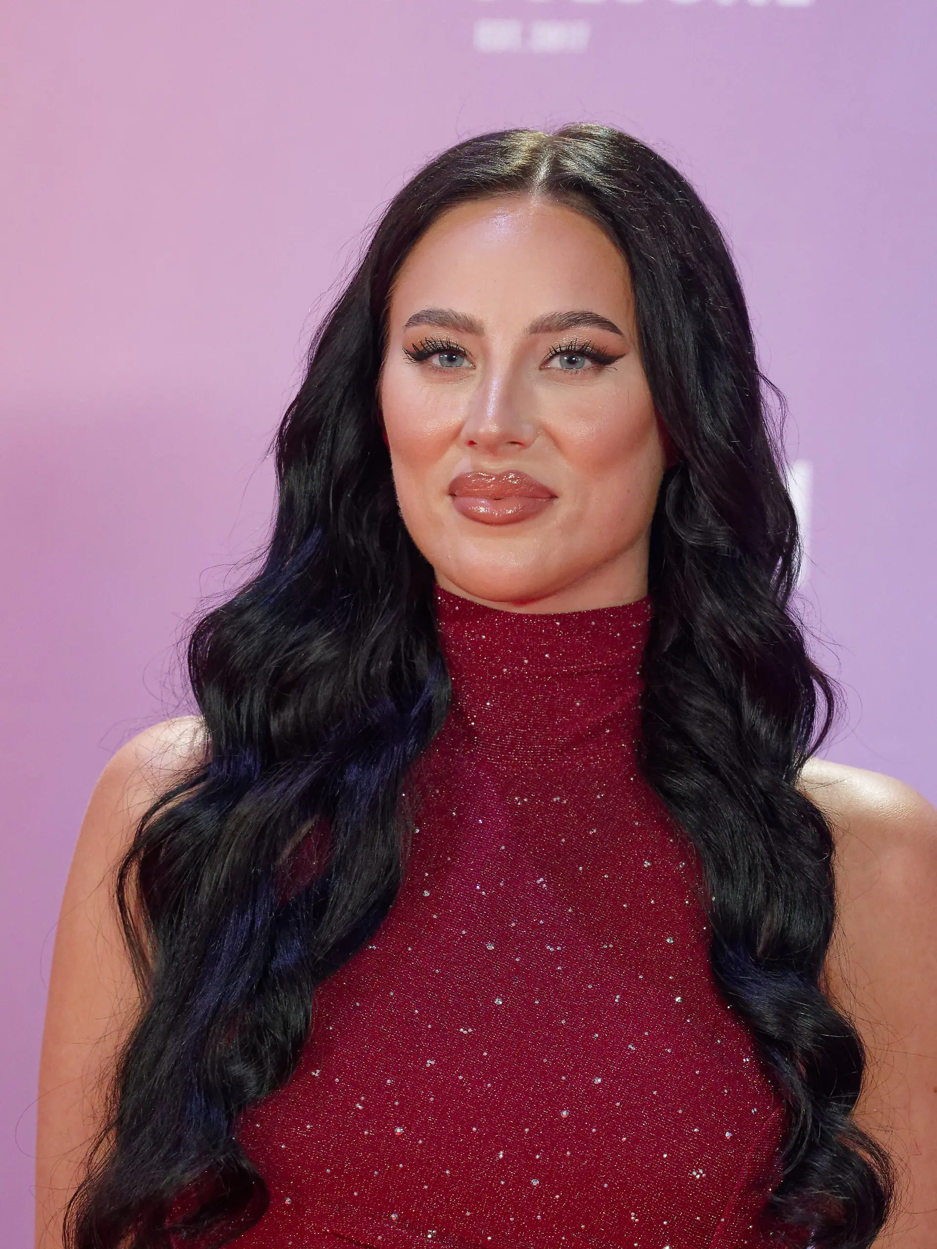 Reality-Star Jessica Hnatyk kommt zur Verleihung der RTL+ „Reality Awards”.