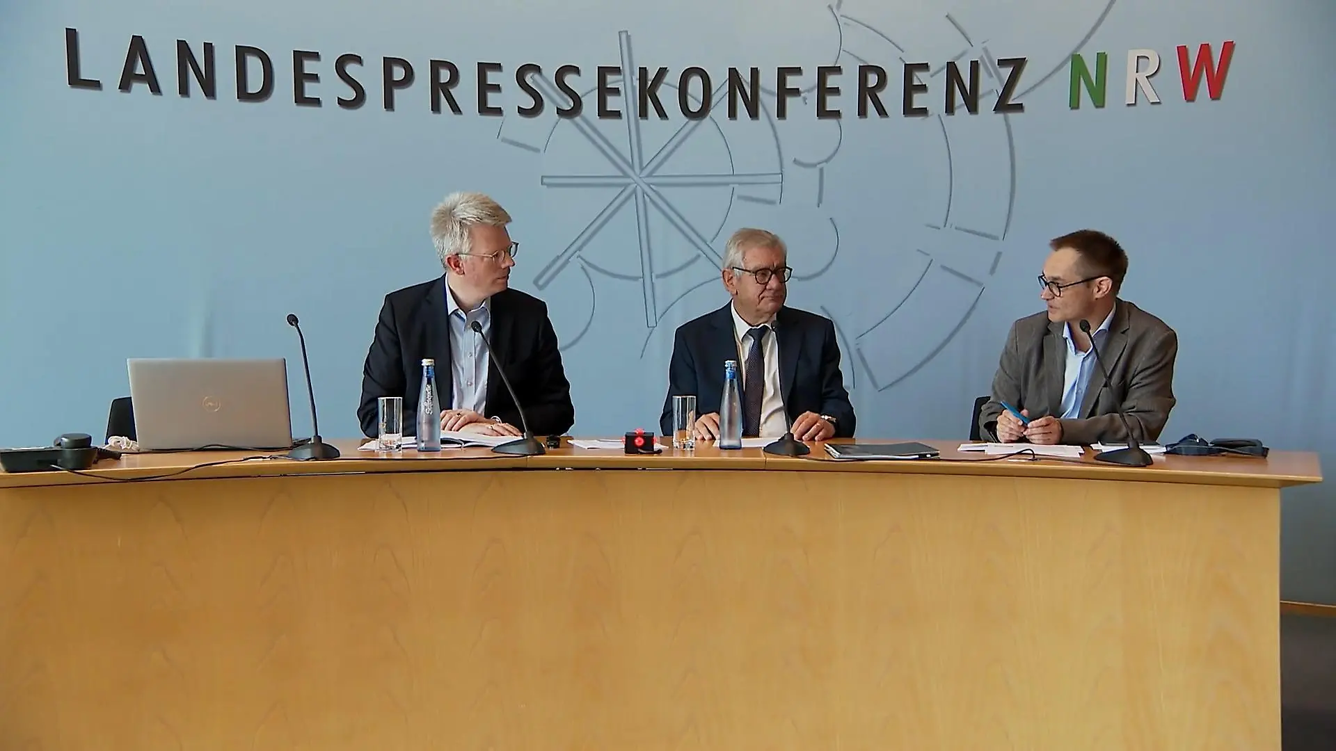 Wirtschaft in NRW steht unter Druck Wirtschaft wankt weiter