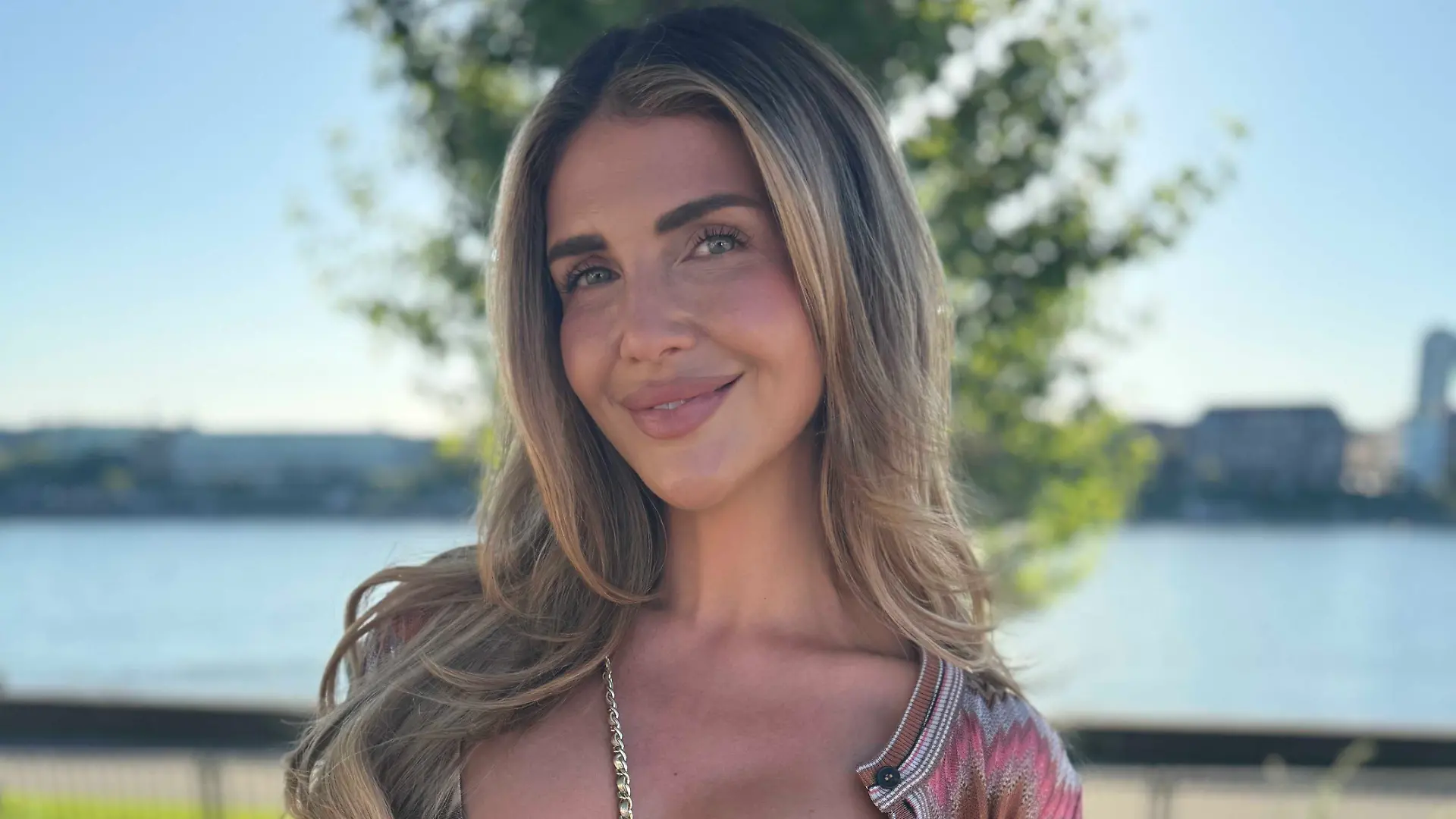 Farina Opoku beim Calzedonia Summer Club im Beach Club ‘km68’.