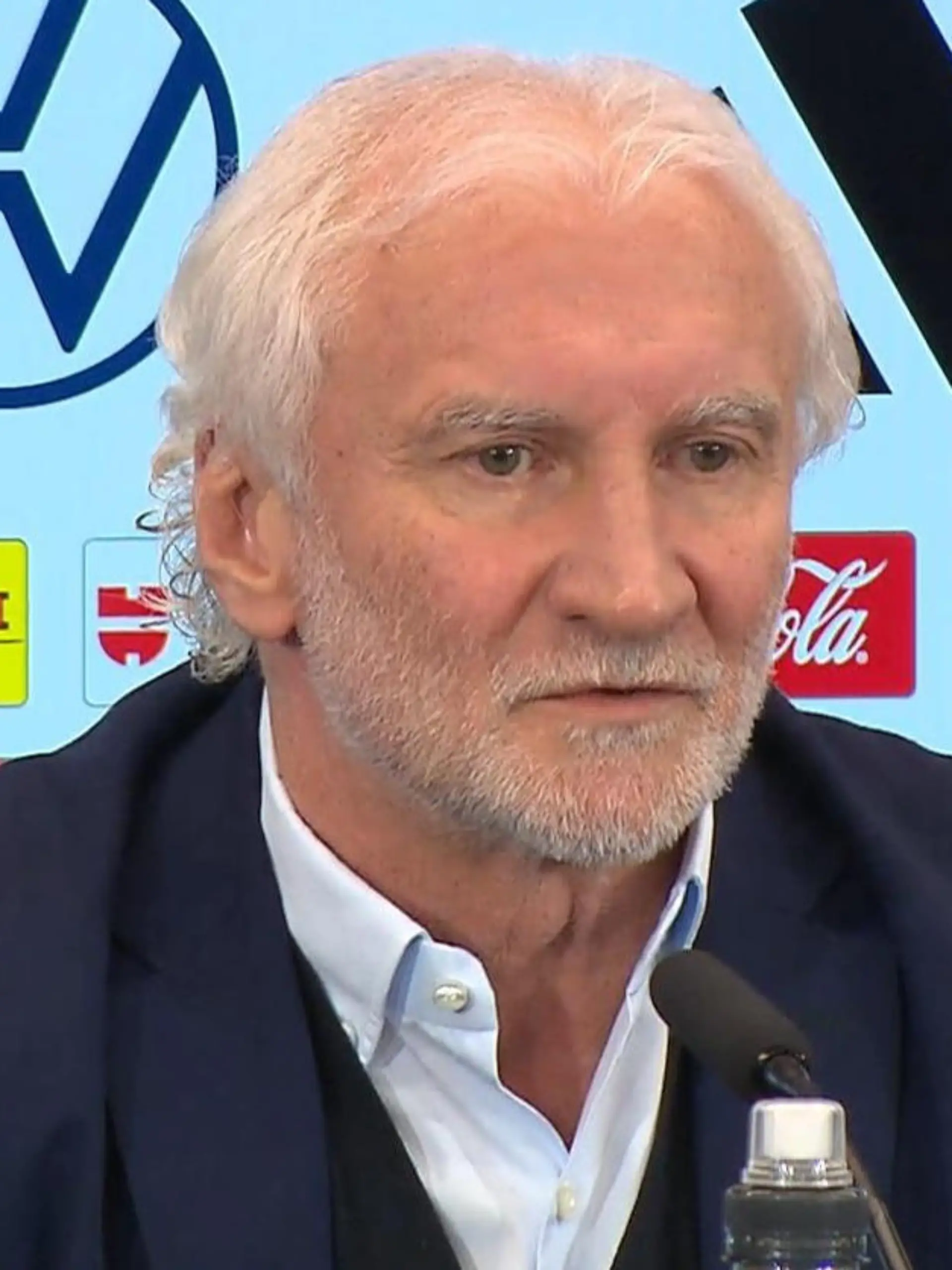 Bild zu: "Ob mit Klopp oder nicht – Rudi Völler bleibt DFB-Sportdirektor!"