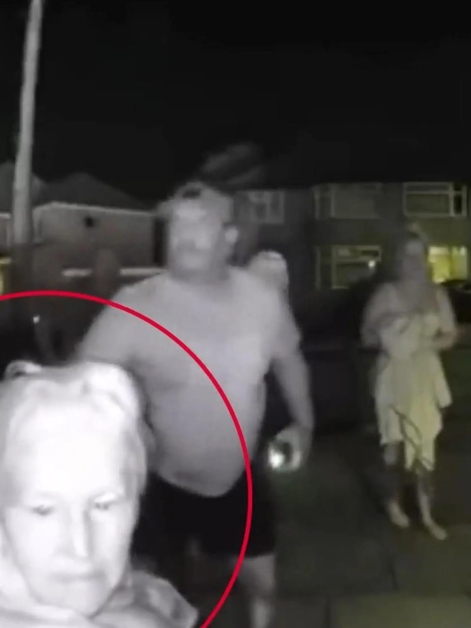 Bild zu: "Dramatisches Klingel-Video! Nachbarn retten Alzheimer-Patientin (87) aus Feuerhölle"