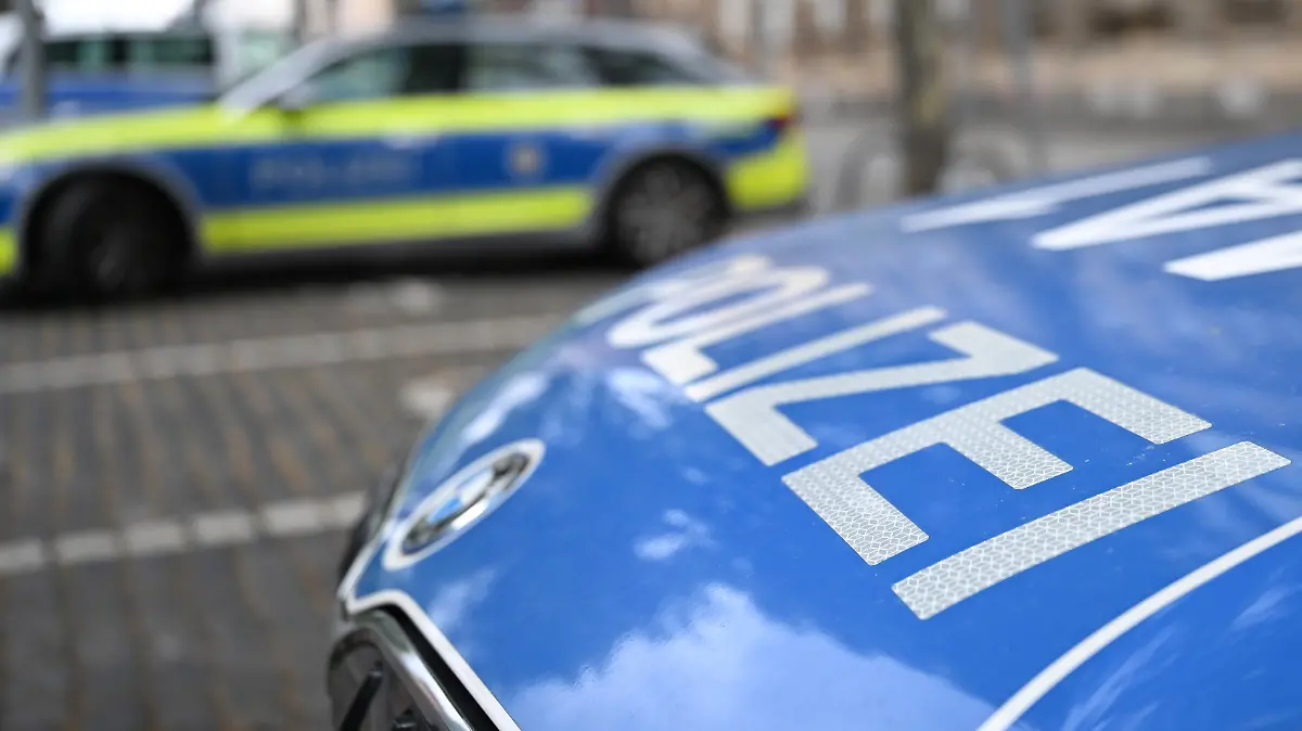 hamburg-15-j-hrige-tot-in-wohnung-gefunden-mutter-festgenommen