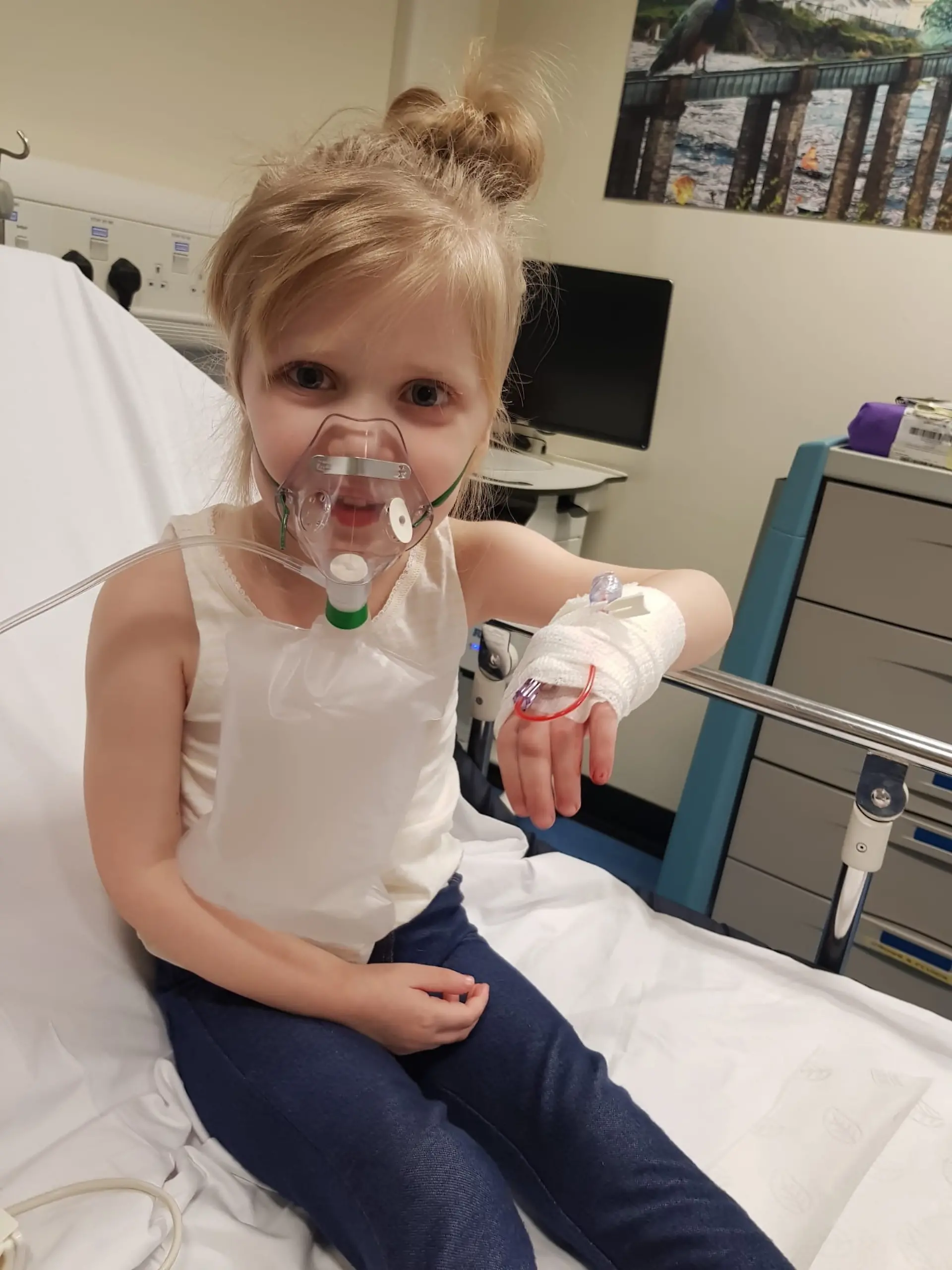 Die kleine Faye wurde von Ärzten falsch diagnostiziert, bekam eine unnötige Chemotherapie und sitzt jetzt im Rollstuhl.