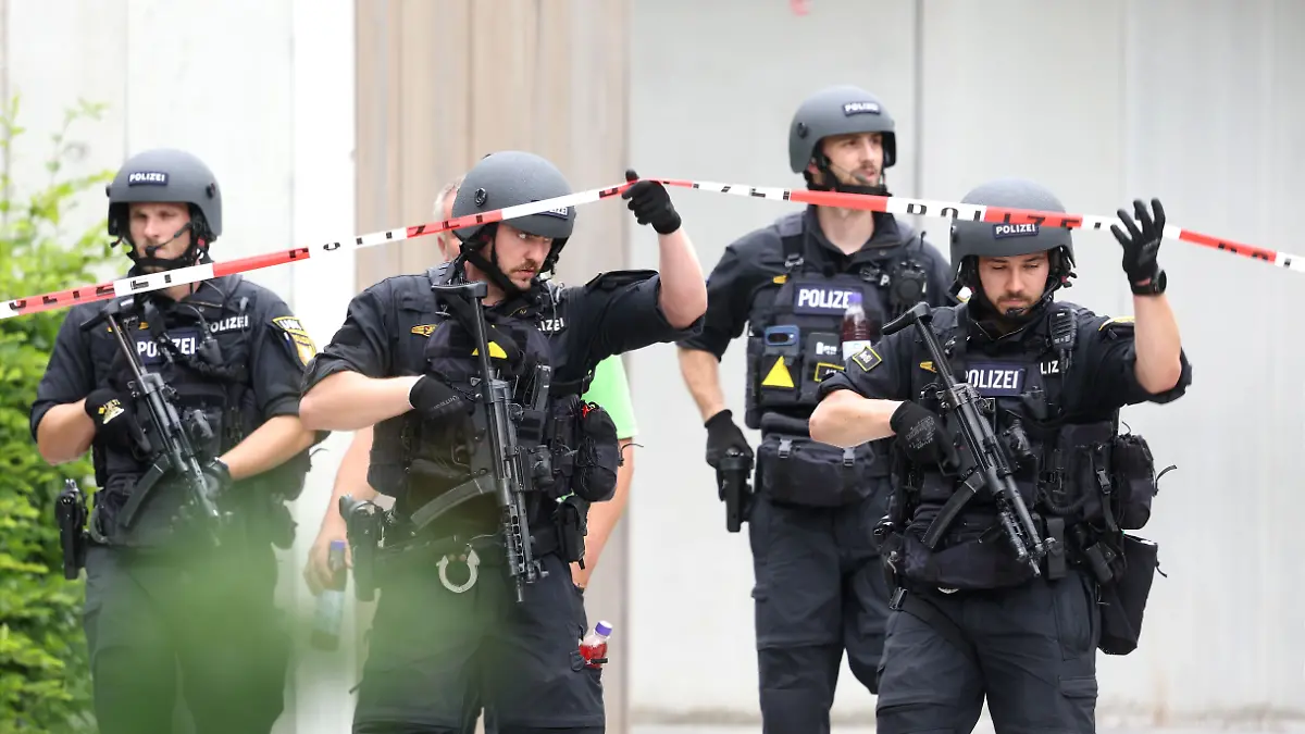 Amokalarm in Schongau! Täter (16) kam mit Messer und Waffe zur Schule – Lehrer und Polizei überwältigen ihn