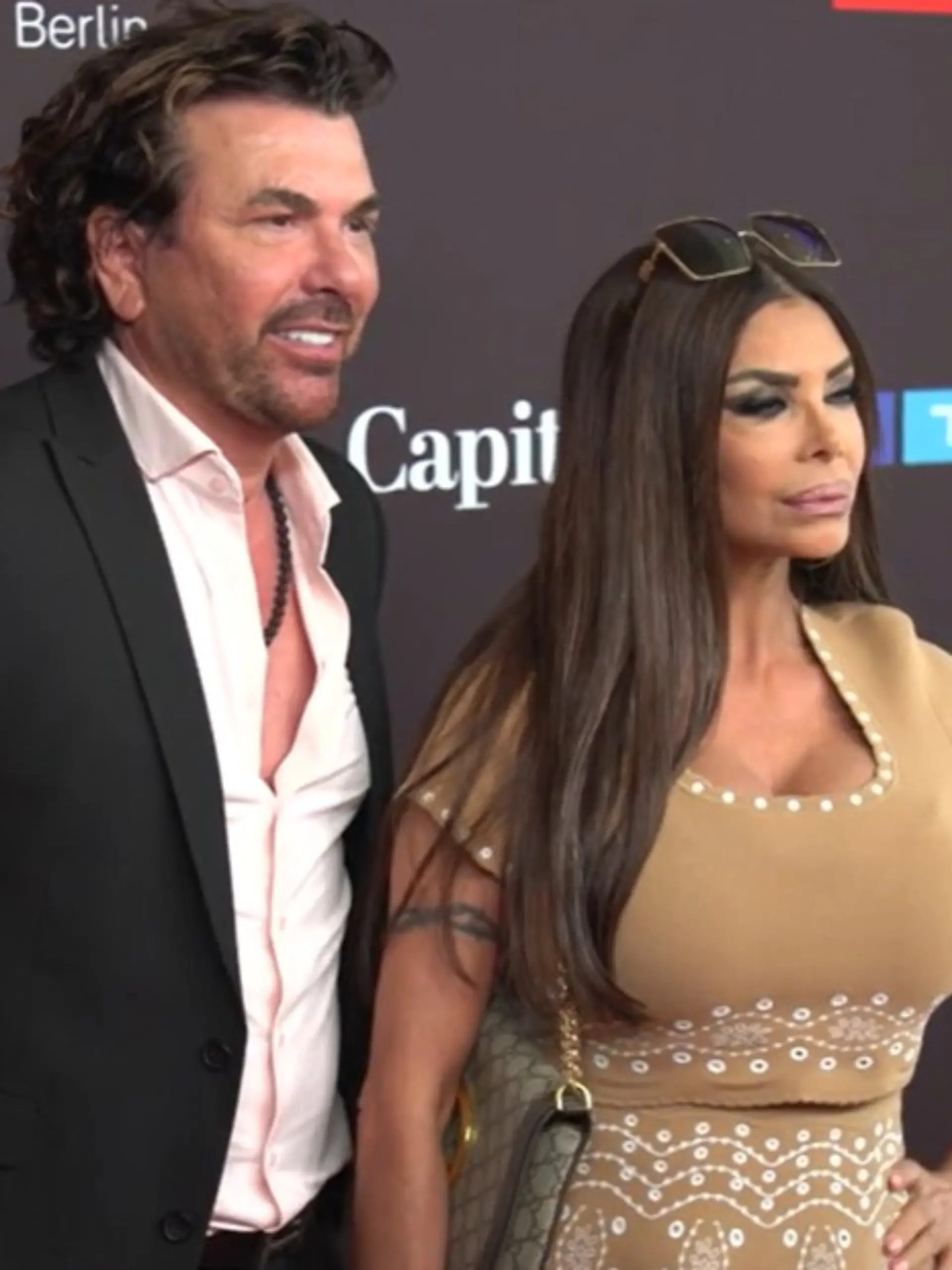 Realitystars Kader Loth und Ismet „Isi” Atli auf der RTL-Veranstaltung „Aussichtsreich” am 8. Juli in Berlin
