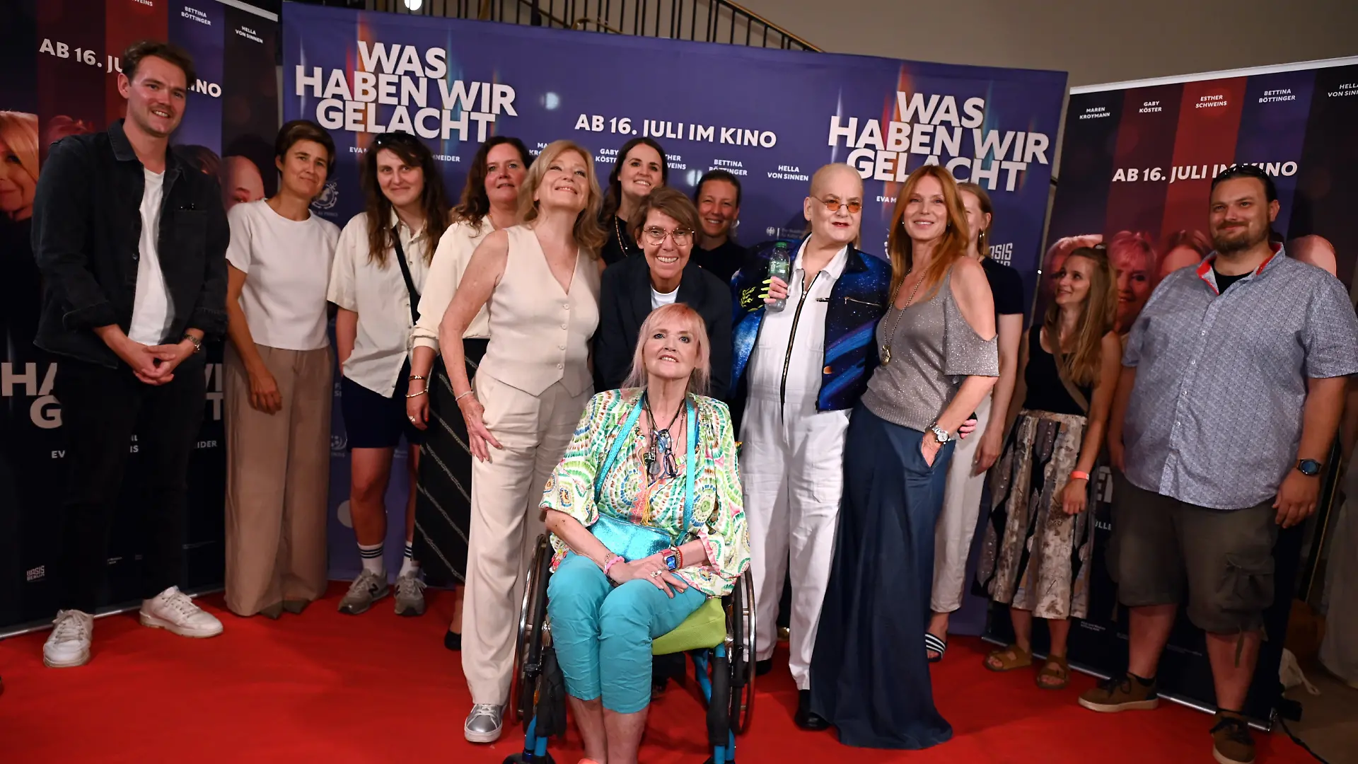 Cast und Crew : Maren Kroymann, Bettina Böttinger, Gaby Köster, Hella von Sinnen und Esther Schweins, die Regisseurinnen Eva Müller und Isabel Schneider kommt zur Filmpremiere von „Was haben wir gelacht „in Köln / 070726