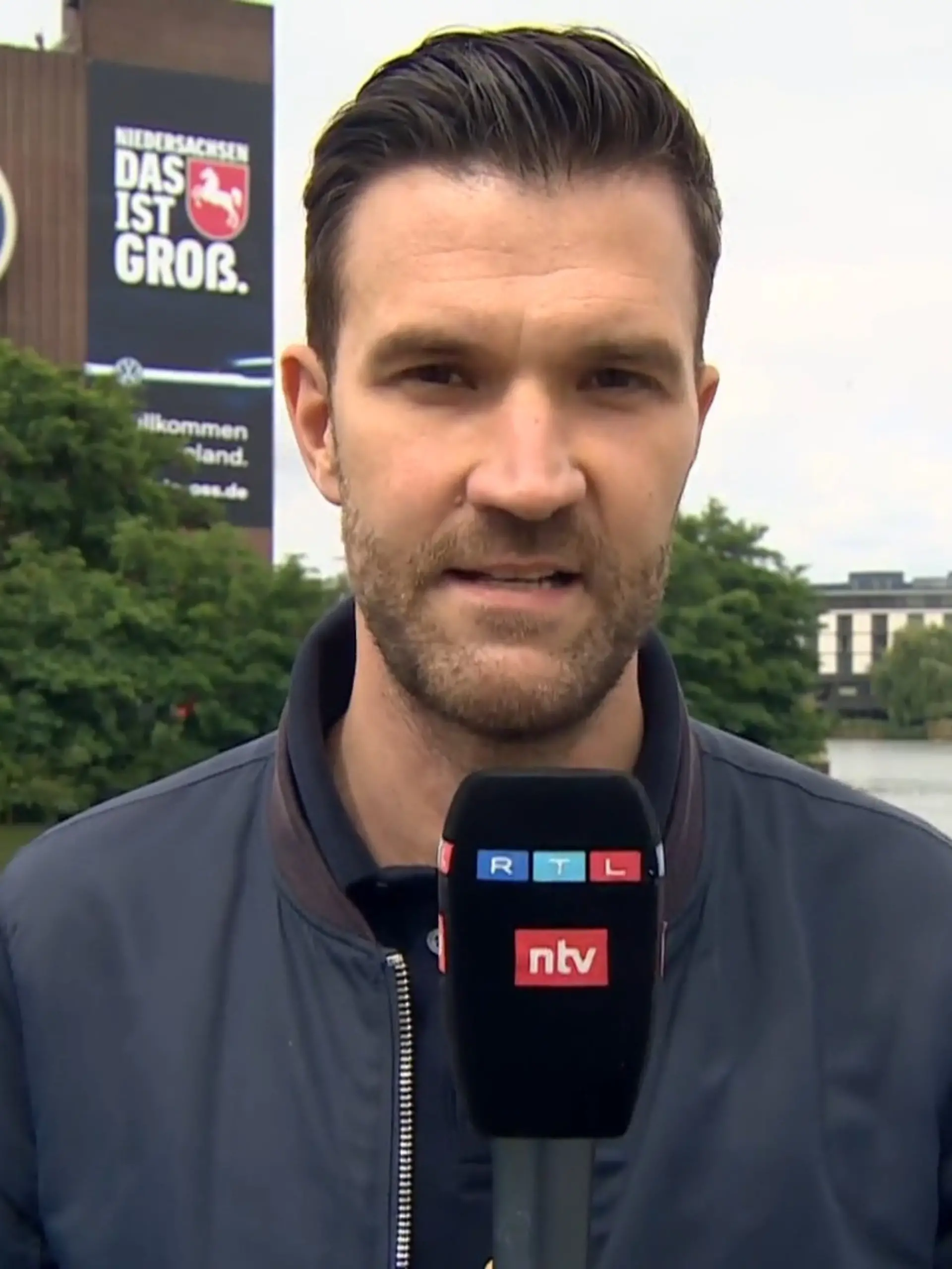 Bild zu: "Reporter gibt Einblicke von vor Ort"