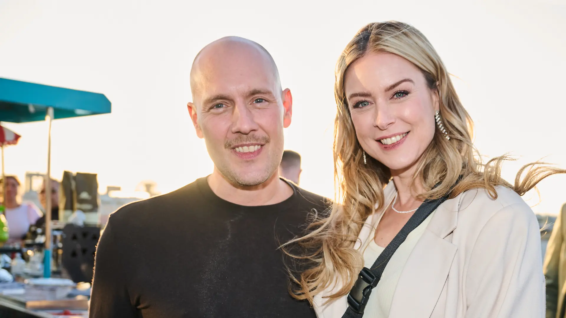 Oli.P gemeinsam mit Nina Ensmann. 