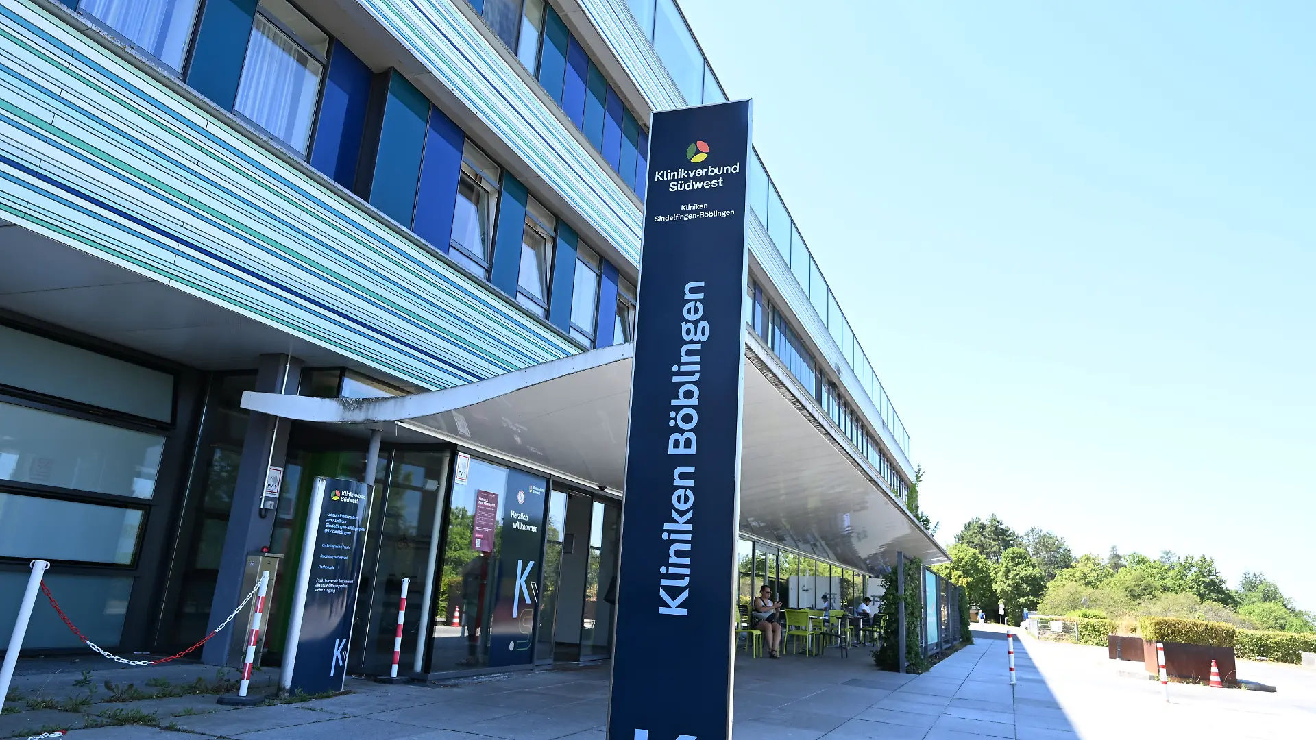 Der Eingang zum Krankenhaus in Böblingen. Die Leiche eines Babys ist aus dem Krankenhaus in Böblingen nahe Stuttgart verschwunden und später in einer Wäscherei wieder aufgefunden worden.
