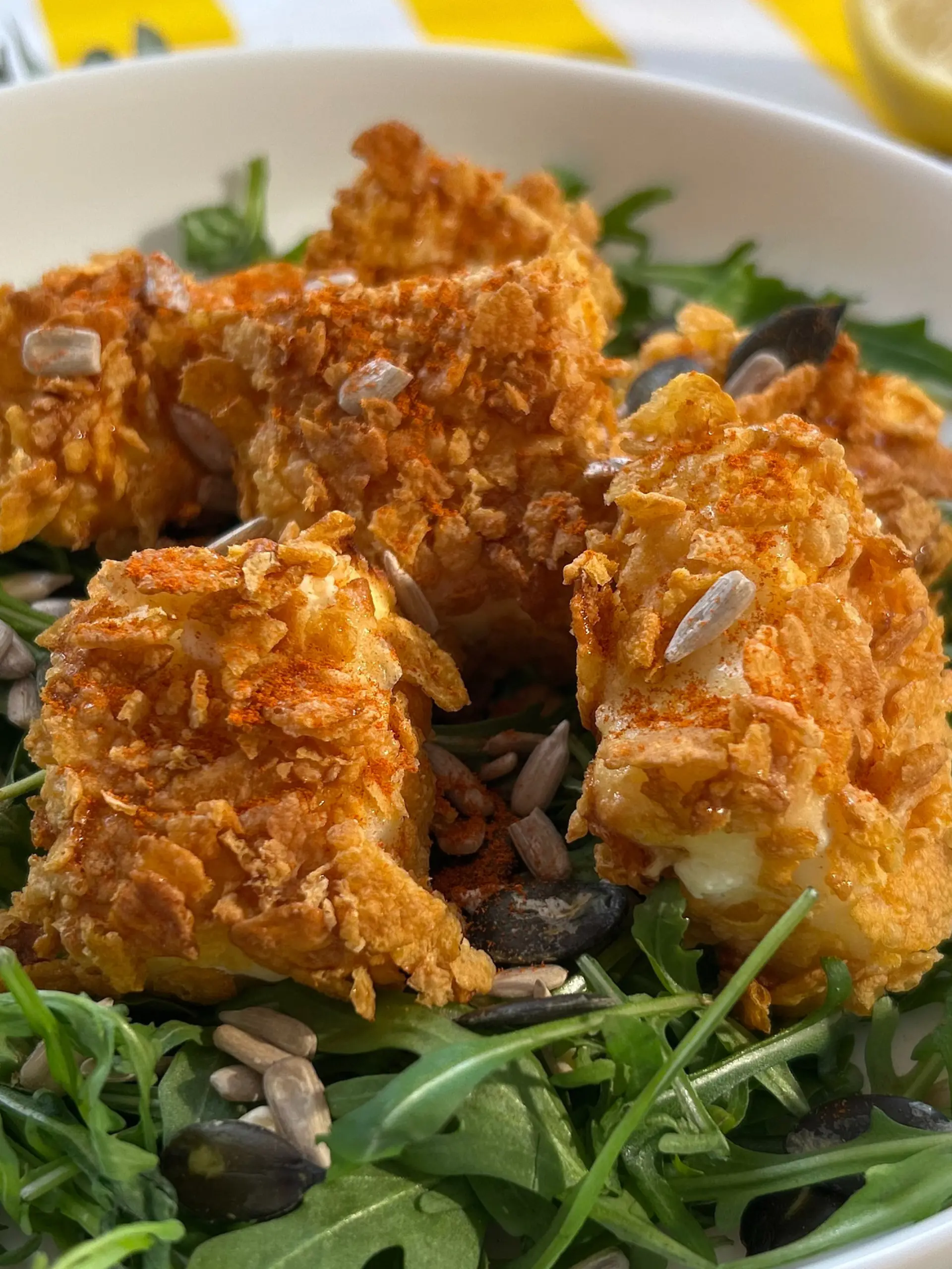 Bild zu: "Knusprige Cornflakes-Feta-Nuggets"