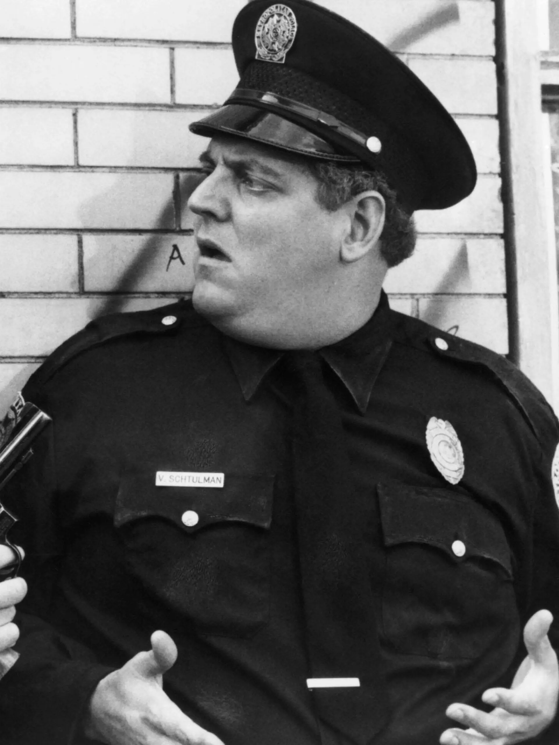 POLICE ACADEMY 2: THEIR FIRST ASSIGNMENT, Steve Guttenberg, Peter Van Norden, 1985, cWarner Bros./courtesy Everett Collection Warner Bros/Courtesy Everett Collection ACHTUNG AUFNAHMEDATUM GESCHÄTZT PUBLICATIONxINxGERxSUIxAUTxONLY Copyright: xWarnerxBros/CourtesyxEverettxCollectionx MBDPOAC EC004