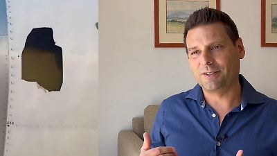 Bild von Mann aus Fenster von Ryanair-Flugzeug gesogen – ist DAS die Ursache?