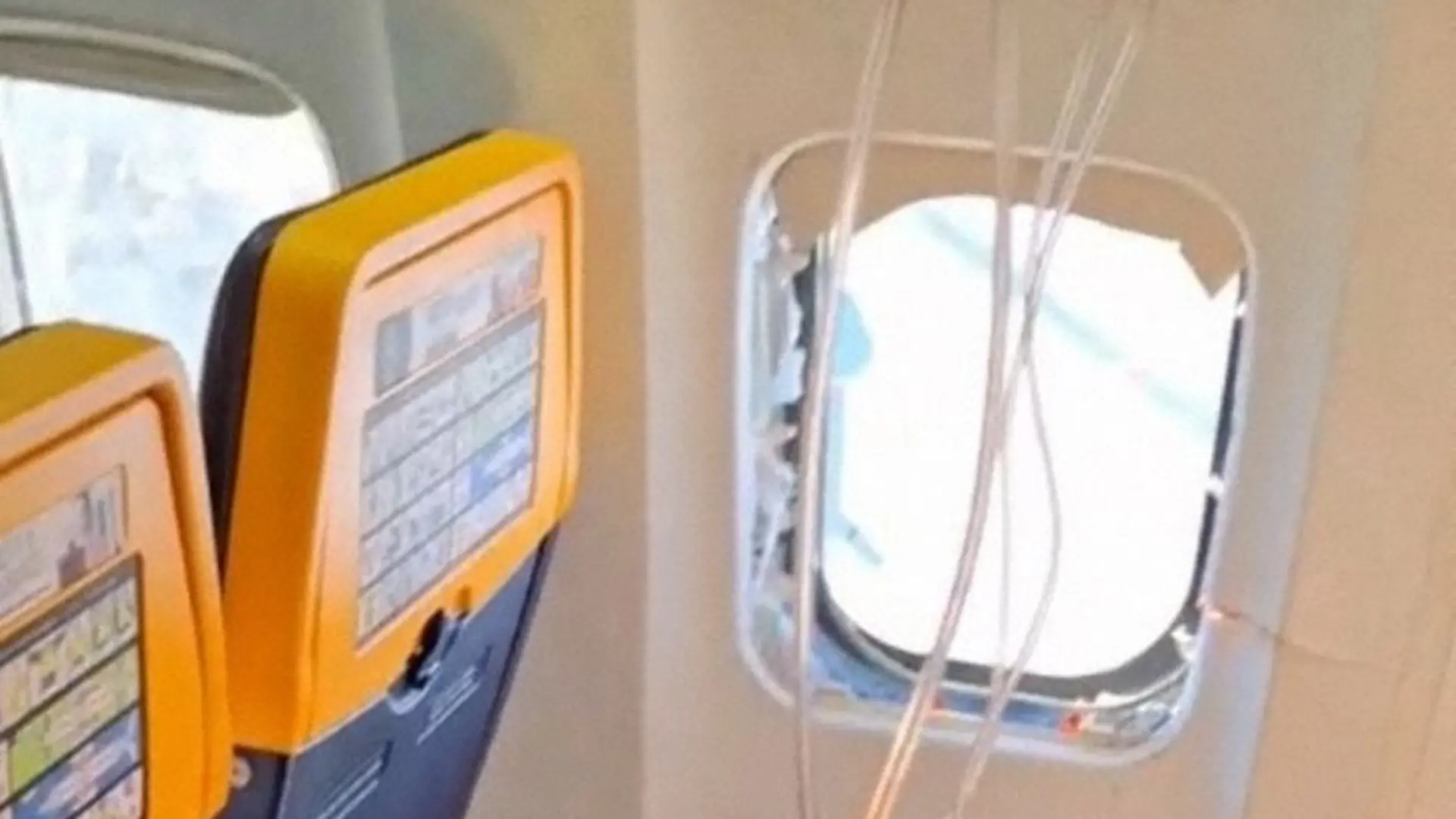 epi_1042412287___Ryanair-Passagier am.jpg