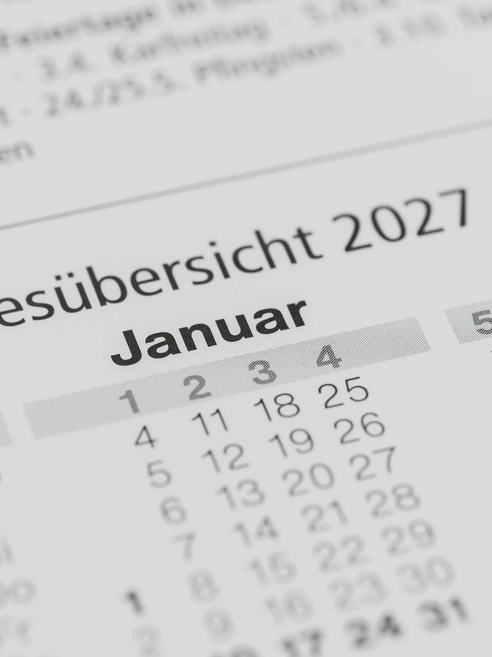 2027 fallen viele Feiertage auf ein Wochenende.