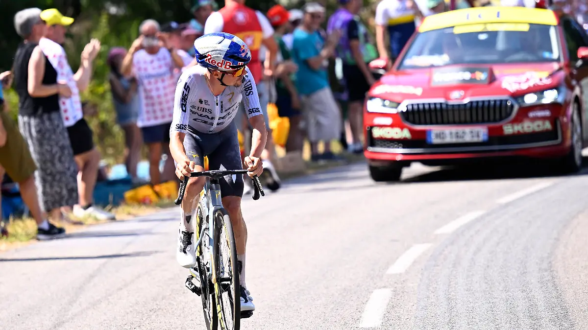 Tour-de-France-Auto-f-hrt-in-Zuschauermenge-acht-Verletzte