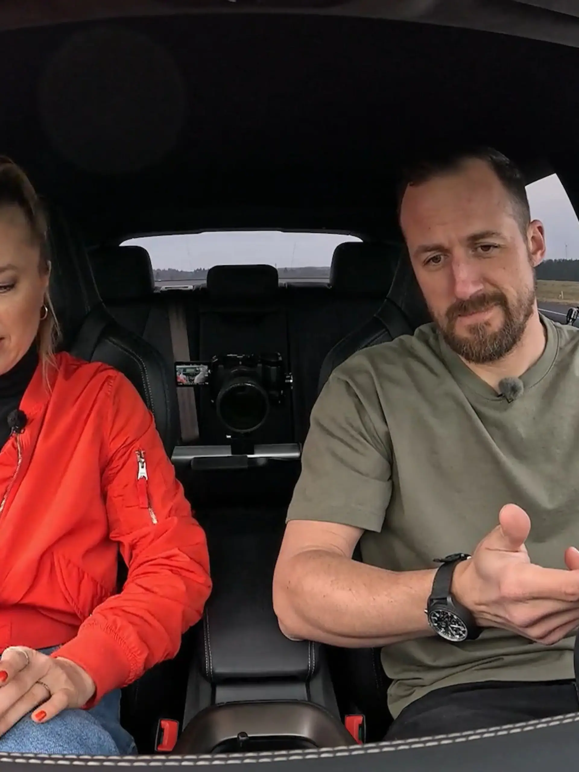 Bild zu: "Macan und NIO im Bedien-Check"