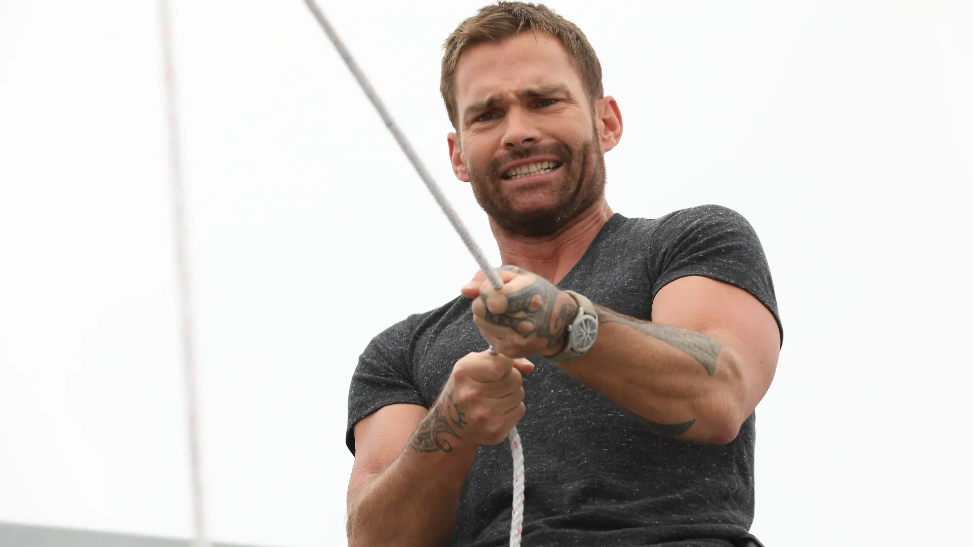 Hättet ihr Sean WIlliam Scott so erkannt? Zwischen 2018 und 2019 spielte er in der Fernsehserie „Lethal Weapon” mit.