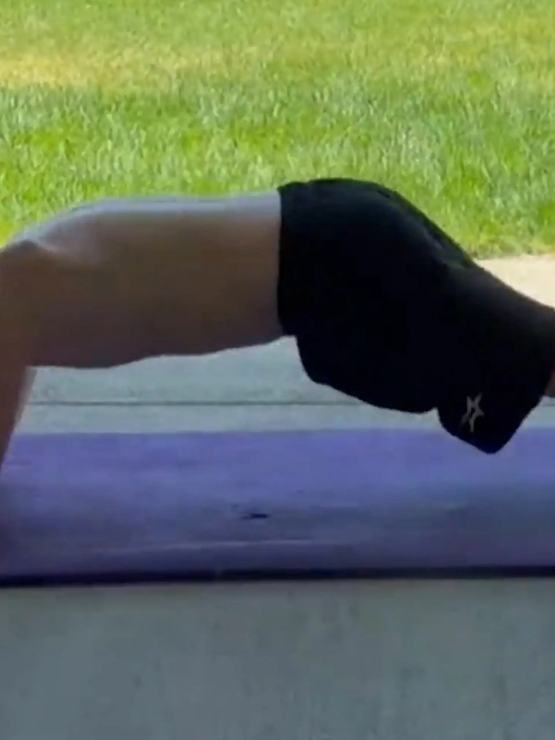 Bild zu: "Junge (9) knackt Weltrekord – mit DIESER krassen Challenge!"