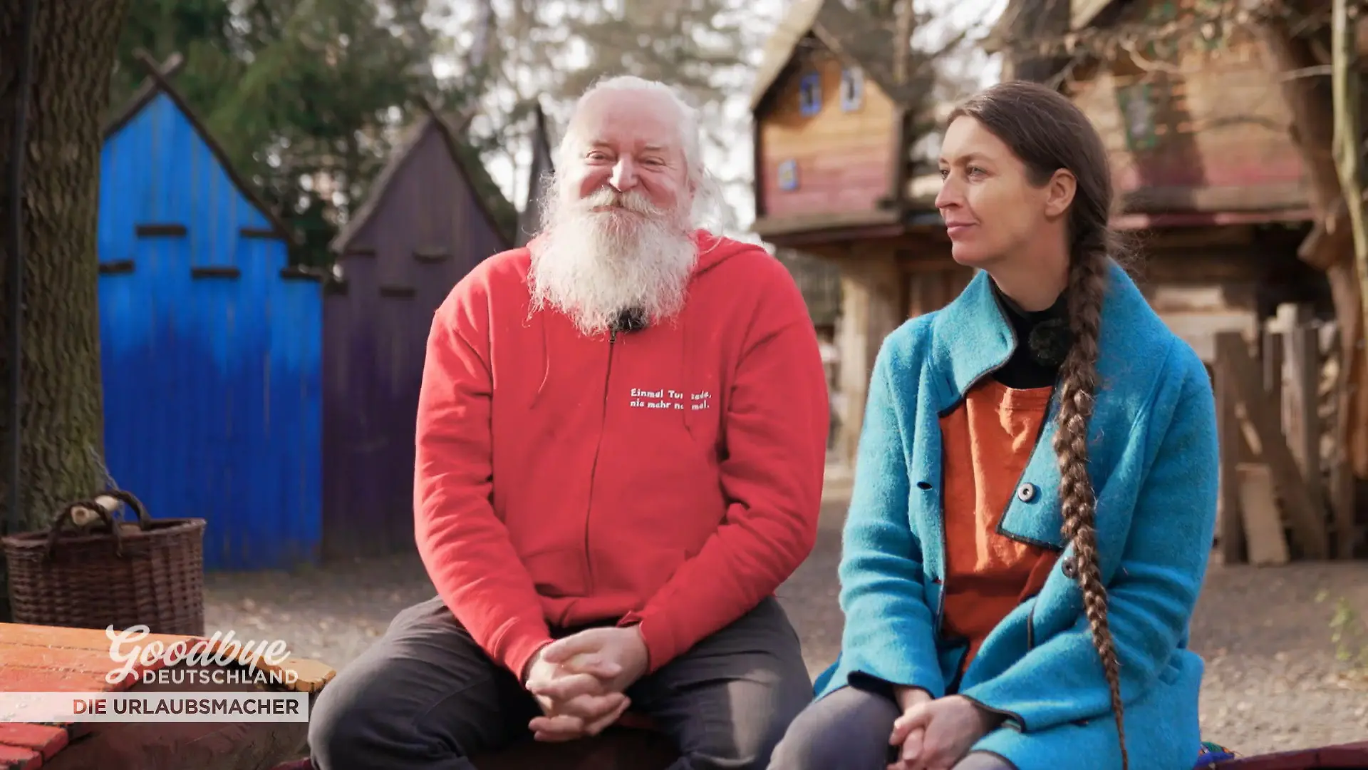 Schaffen Jürgen und Doreen alles bis zru Saison-Eröffnung? Saisonstart im Baumhaus