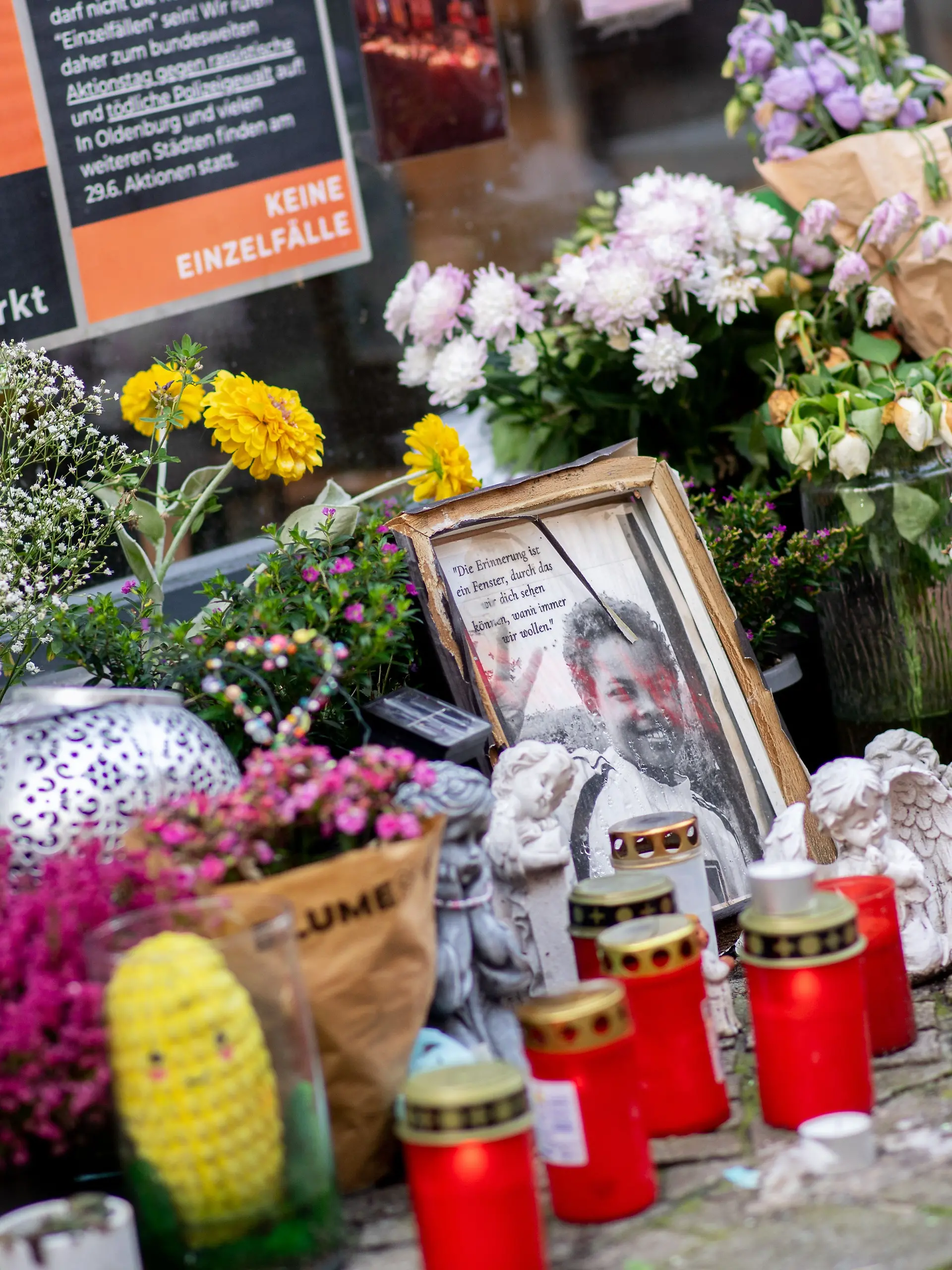 Bild zu: "Polizist muss nach Tod von Lorenz (†21) vor Gericht"