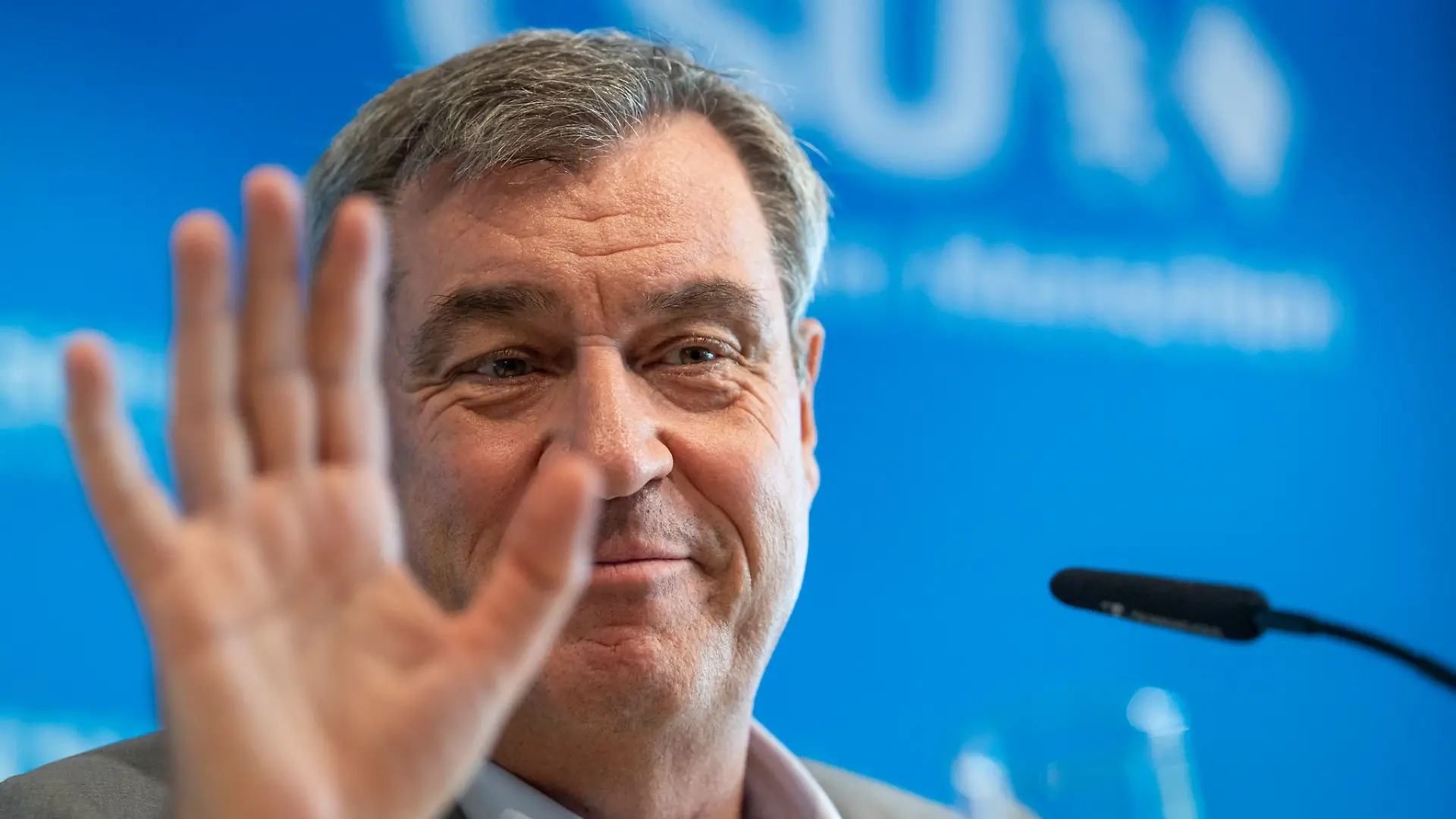 Bild zu: "Tomaten-Attacke auf Markus Söder!"