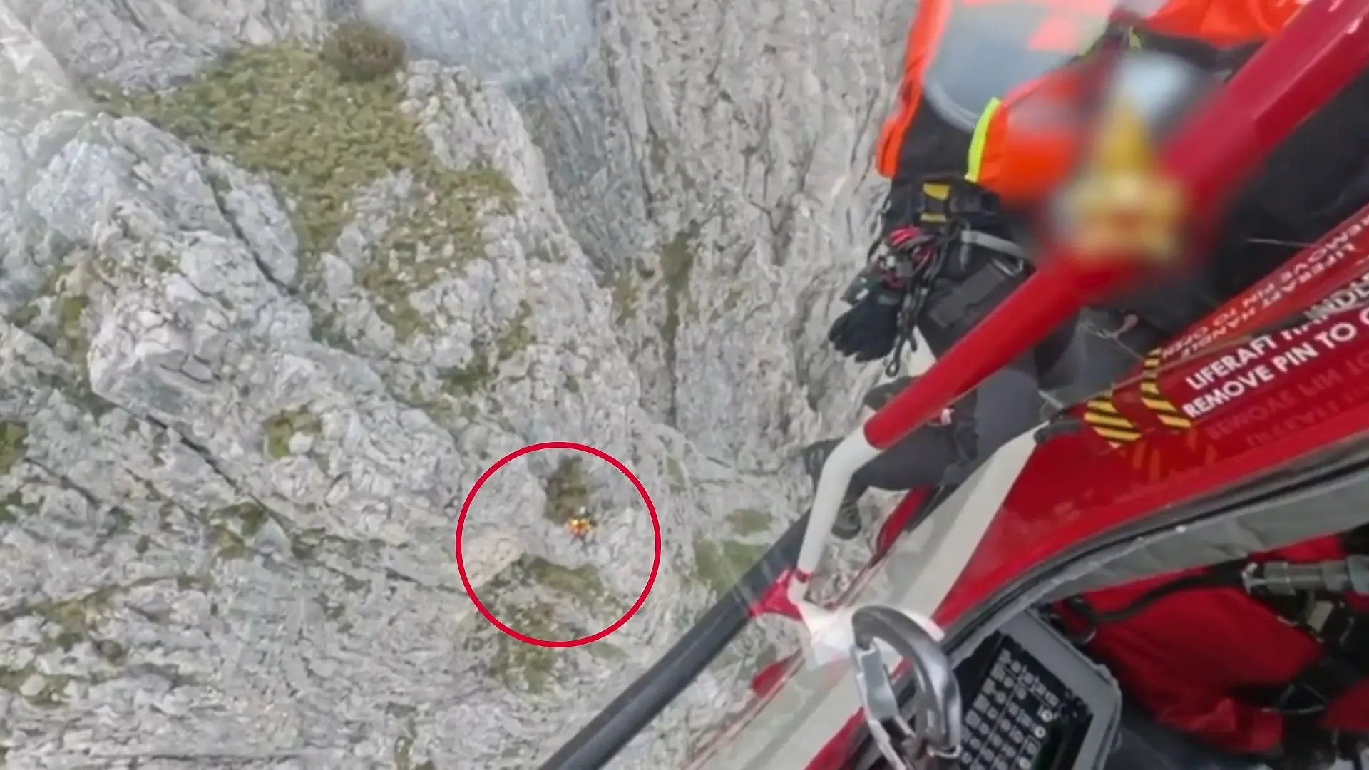 In 2.000 Meter Höhe! Bergsteiger auf Vorsprung gefangen – sie haben nur diesen Ausweg Drama in den Alpen