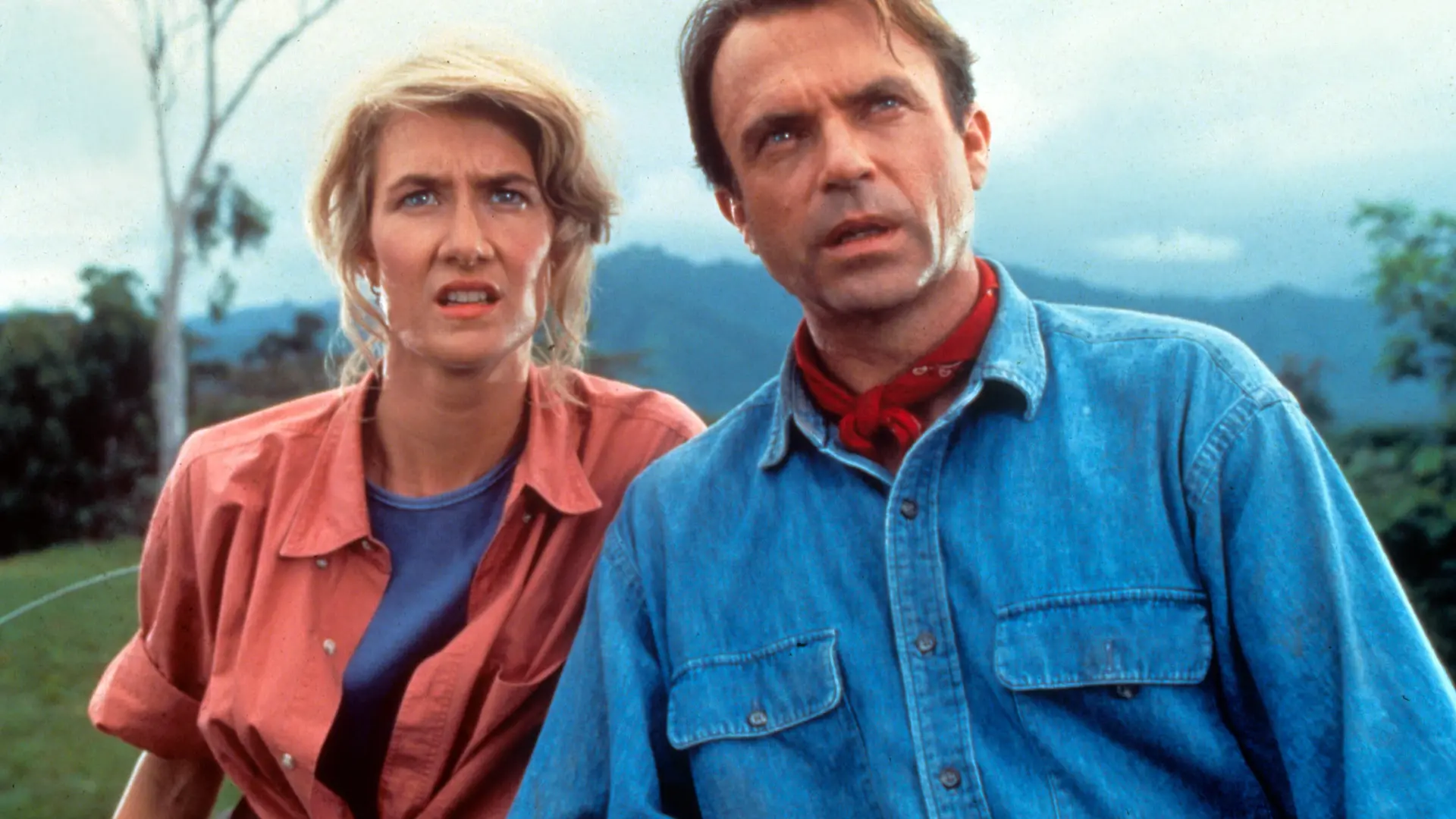 JURASSIC PARK (1993) LAURA DERN, SAM NEILL JUR 080 LAURA DERN, SAM NEILL When: 01 Jan 1993 Credit: Cover Images **Editorial Use Only**