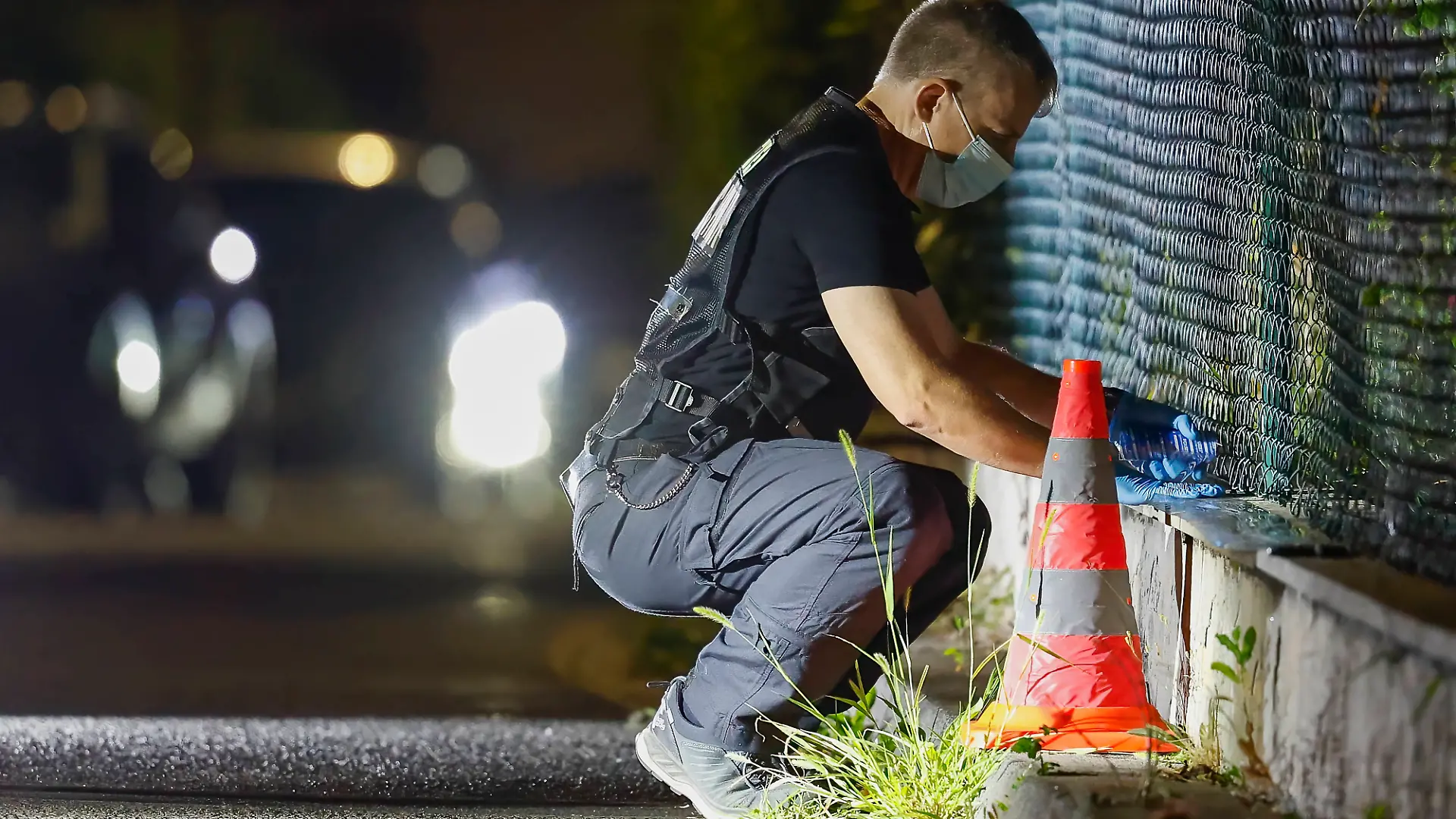 Polizei-Großeinsatz: Einsatzsammpunkt am DM-Markt in Würzburg
