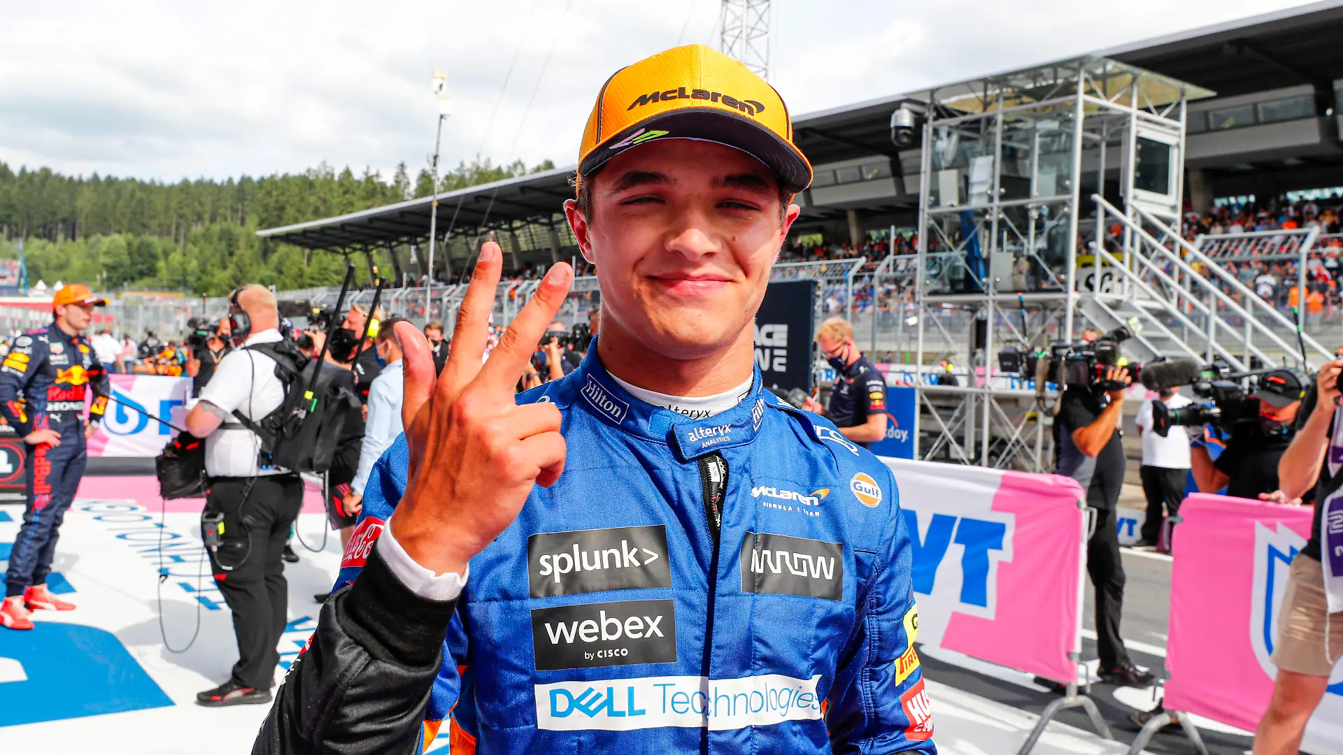 Sport Bilder des Tages Formula 1 2021: Austrian GP RED BULL RING, AUSTRIA - JULY 04: Lando Norris, McLaren, 3rd position, celebrates during the Austrian GP at Red Bull Ring on Sunday July 04, 2021 in Spielberg, Austria. Photo by Steven Tee / LAT Images Images PUBLICATIONxINxGERxSUIxAUTxHUNxONLY GP2109_143254_2ST6087