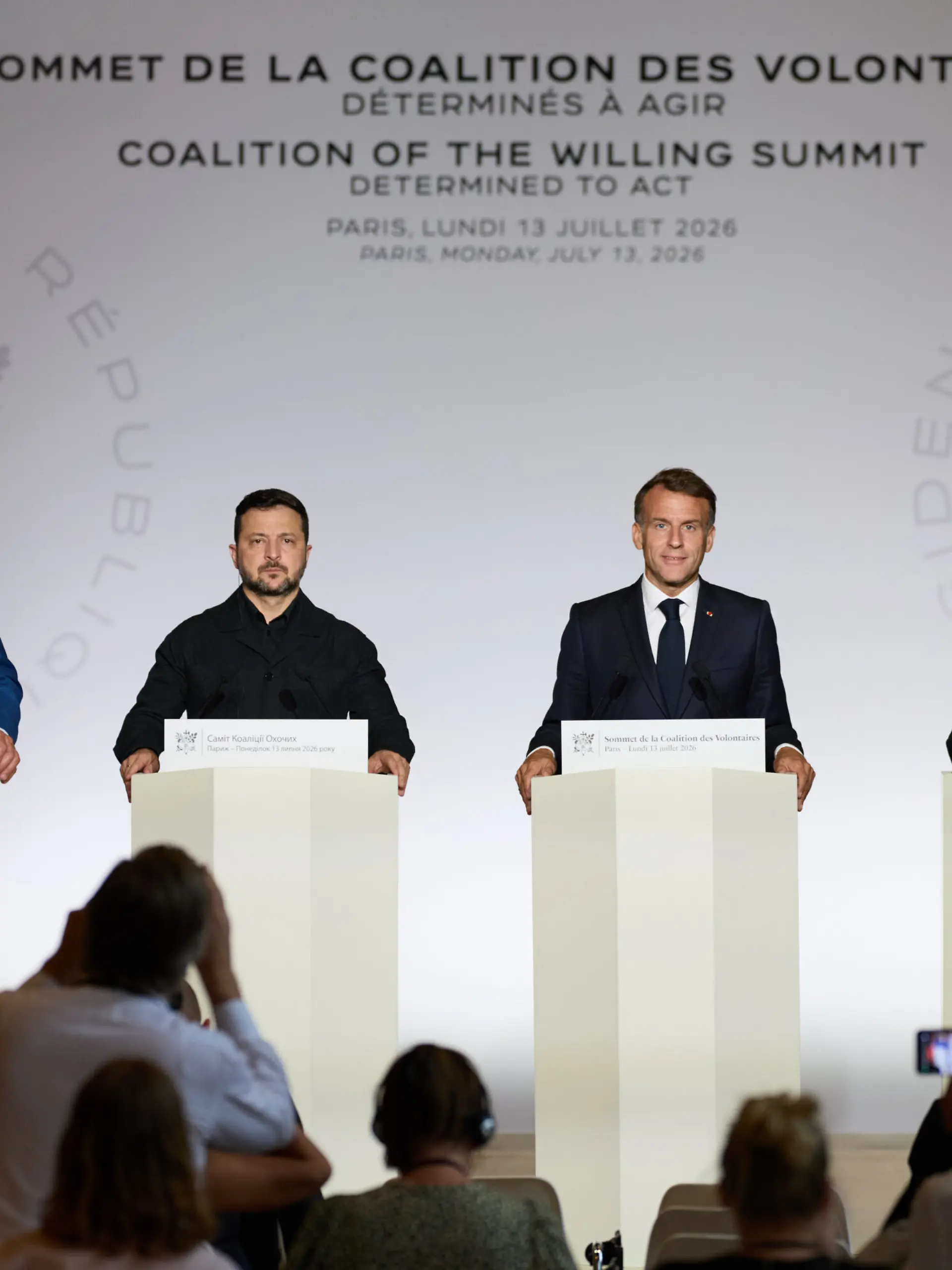 v.li:Bundeskanzler Friedrich MERZ,Praesident Wolodymyr Selenskyj, Emmanuel MACRON (Staatspraesident Frankreich), Keir STARMER (Premierminister Grossbritannien). Koalition der Willigen am 13.07.2026 in Paris. Working Visit of the President of Ukraine and the First Lady to France. Press Service Of The President Of Ukraine via SVEN SIMON Fotoagentur GmbH & Co. Pressefoto KG # Seidlhofstr.10 # 85540 Haar # GLS Bank IBAN DE75 4306 0967 4030 0251 00 # BIC GENODEM1GLS # www.svensimon.net