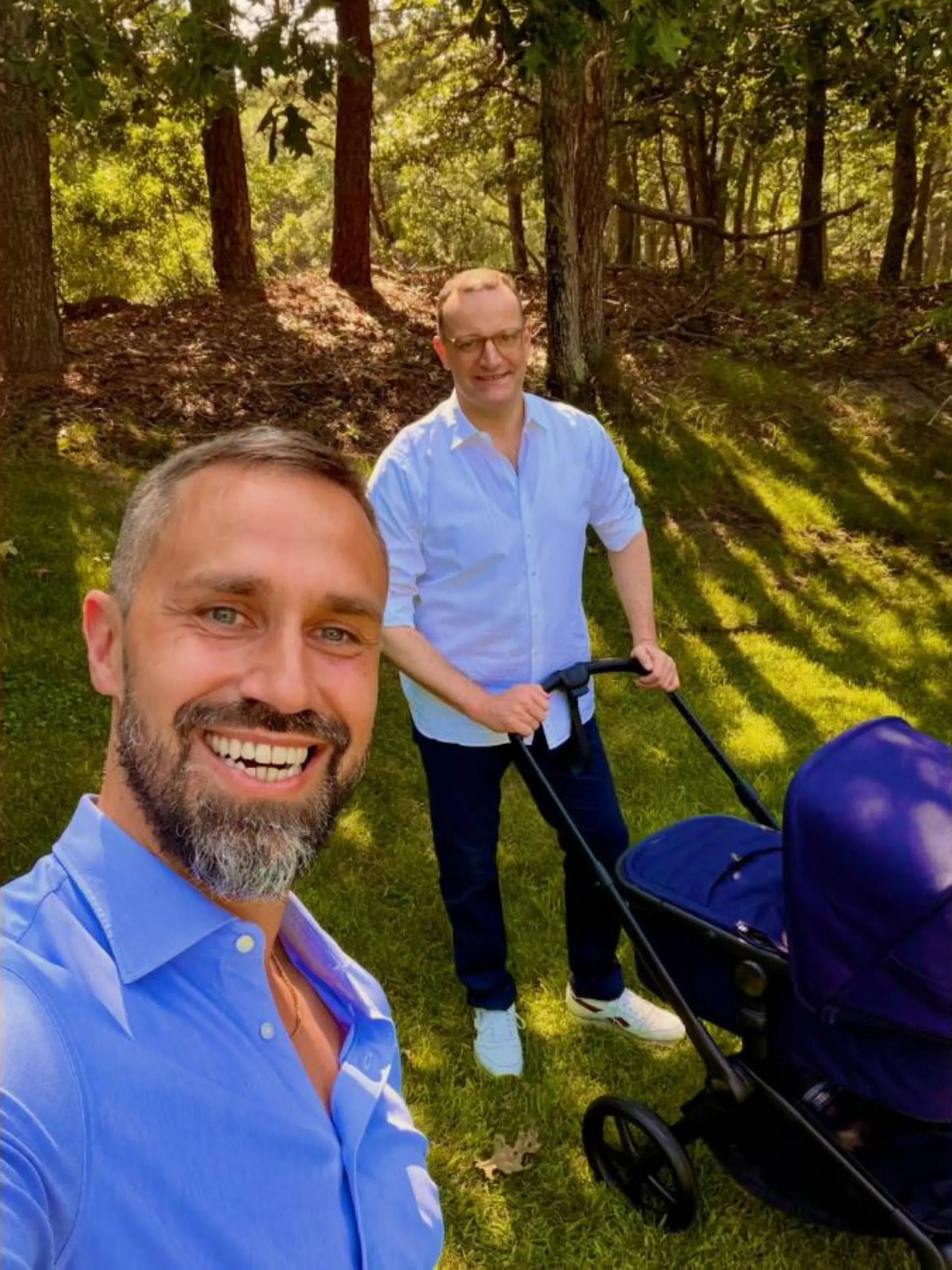 Jens Spahn und Daniel Funke sind Eltern geworden.