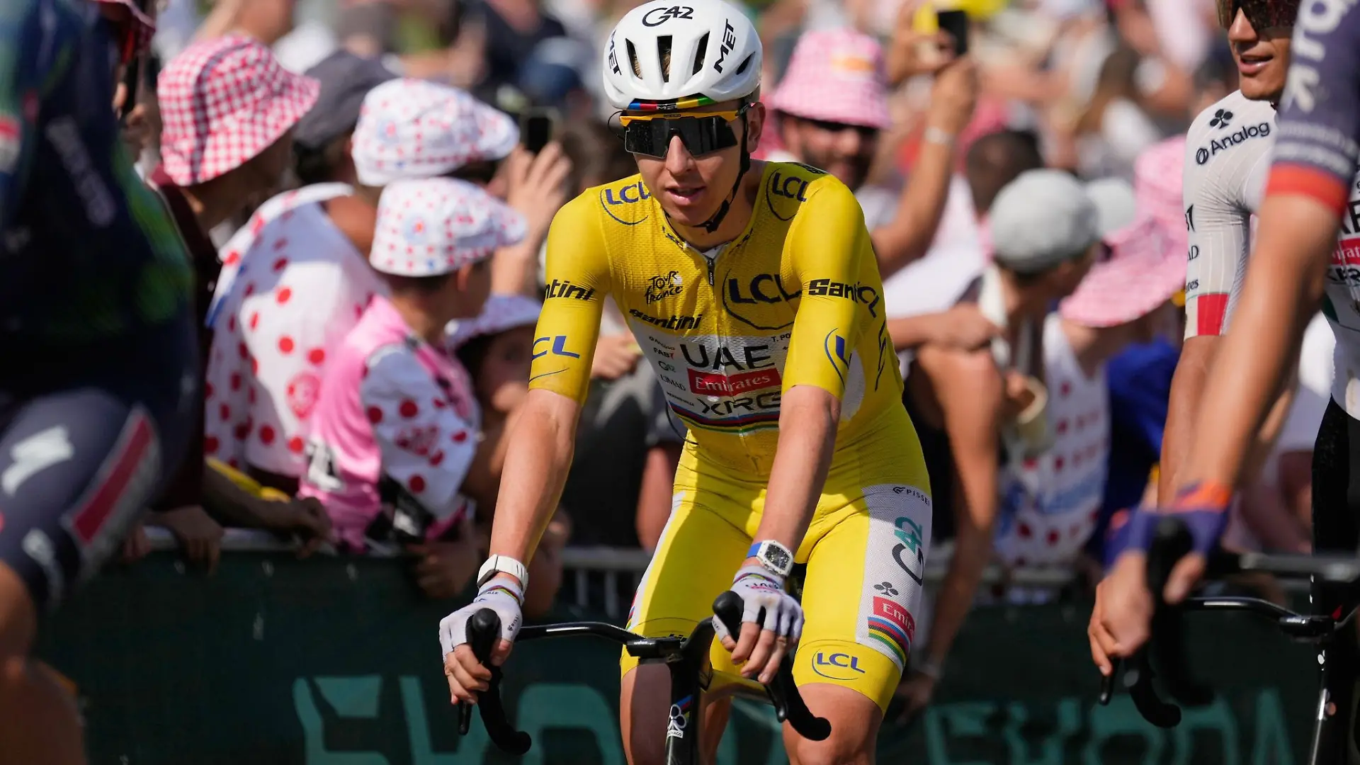 Tadej Pogacar bleibt Gesamtführender der Tour de France.