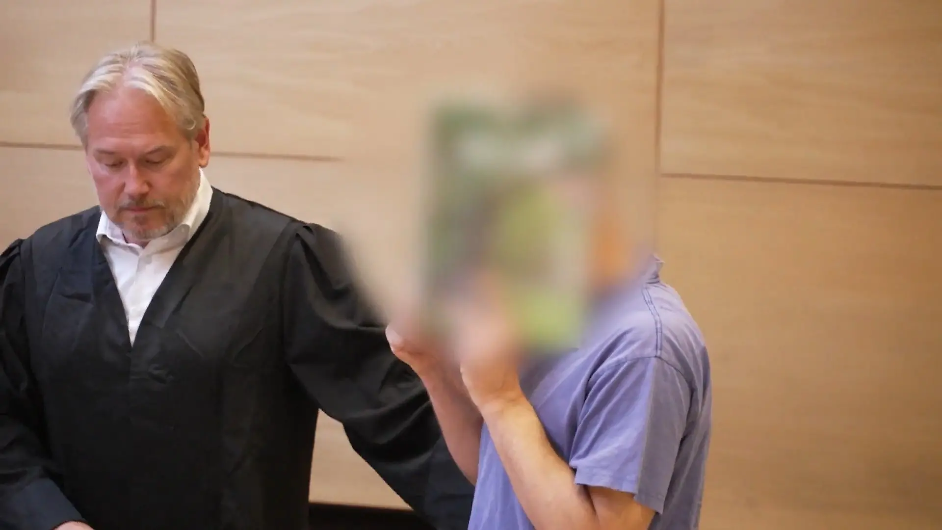 Leichen missbraucht? Prozessauftakt! Landgericht Bielefeld