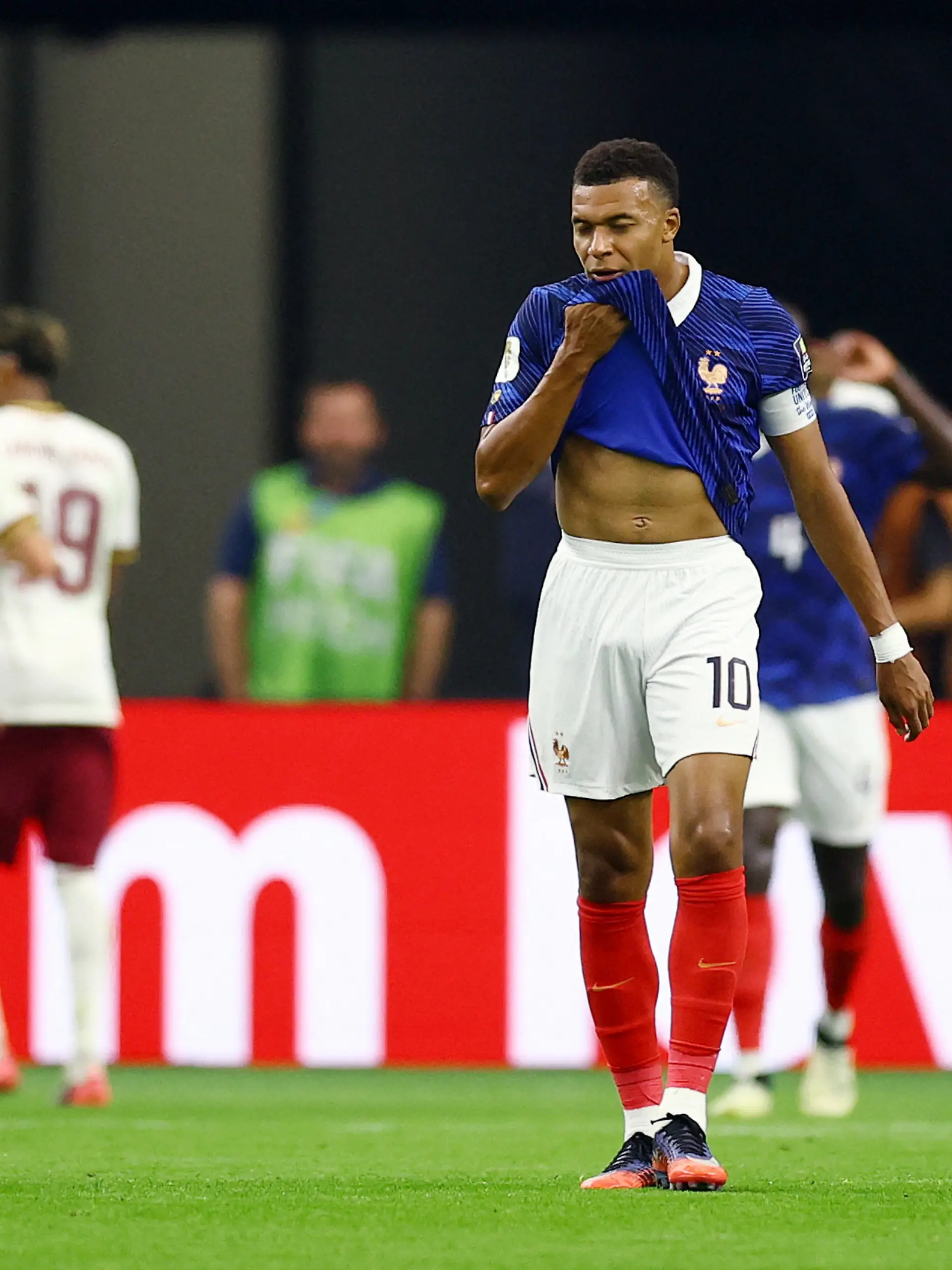 Soccer Football - FIFA World Cup 2026 - Semi Final - France v Spain - Dallas Stadium, Arlington, Texas, U.S. - July 14, 2026 France's Kylian Mbappe looks dejected after Spain's Mikel Oyarzabal scores their first goal REUTERS/Albert Gea