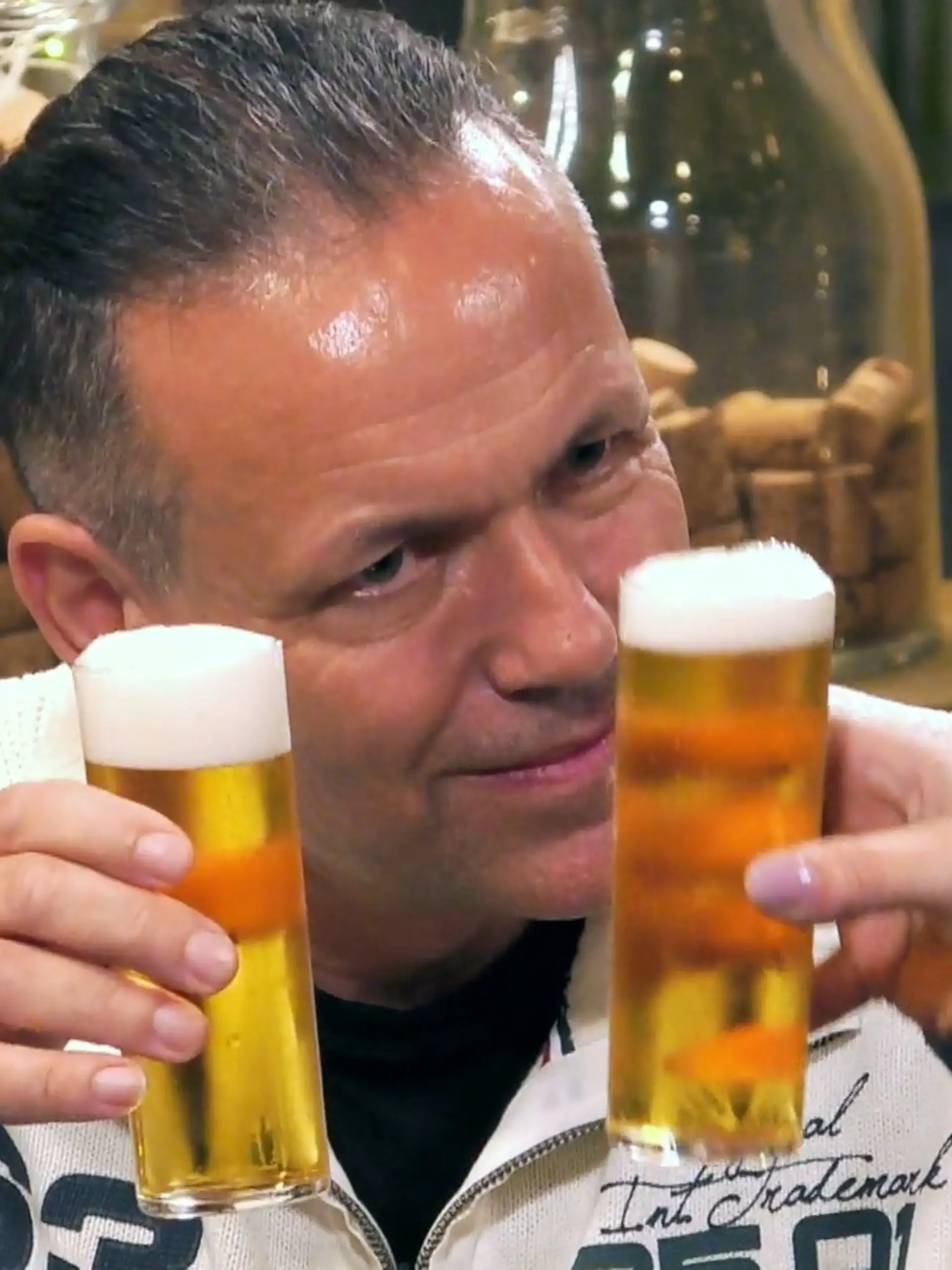 Bild zu: "Denise und Thomas starten mit einem Kölsch ins erste Date"