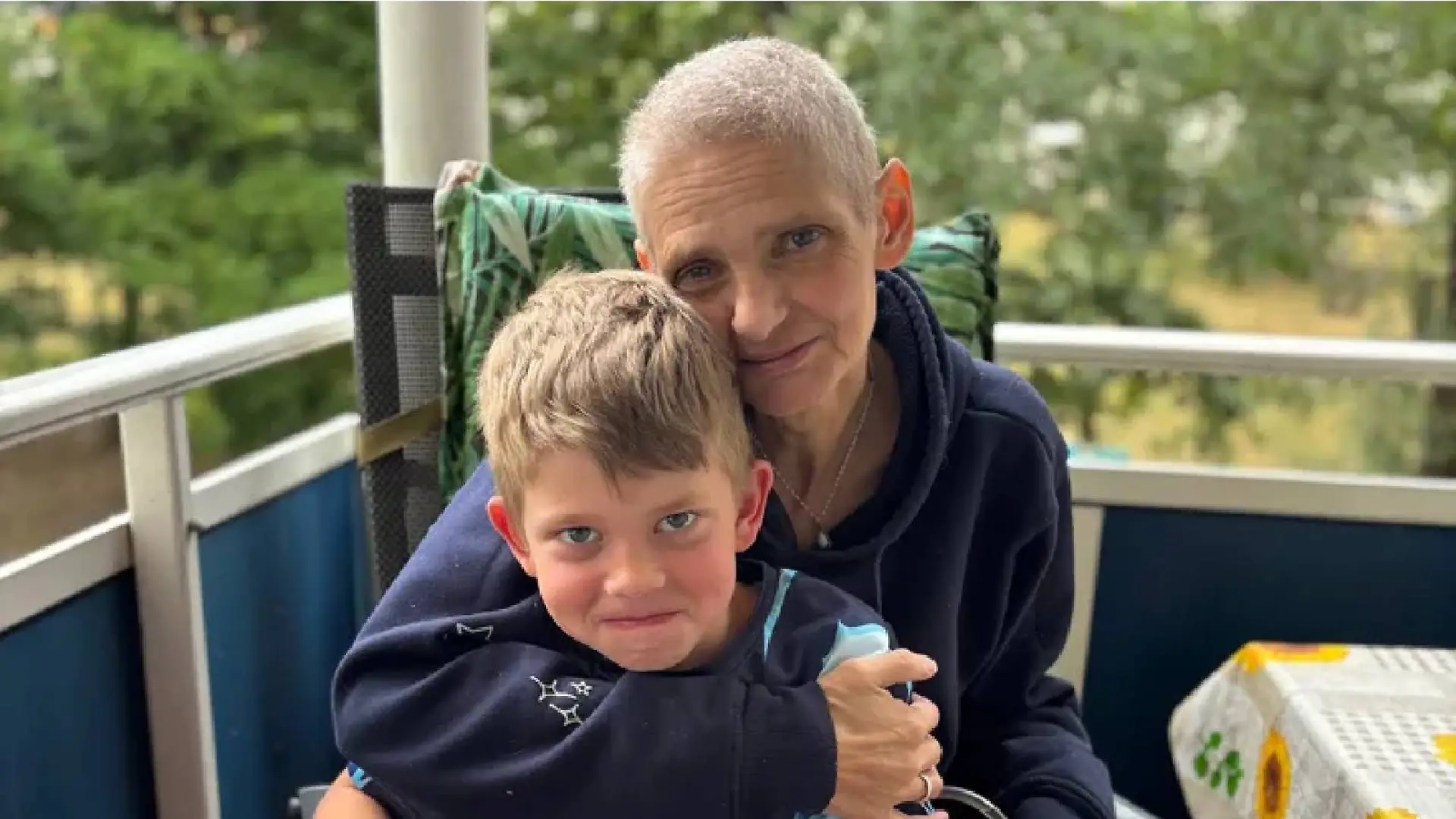 Der kleine Evan (7) macht eine schwere Zeit durch: Sowohl seine Mutter als auch sein Vater sind an Krebs erkrankt.